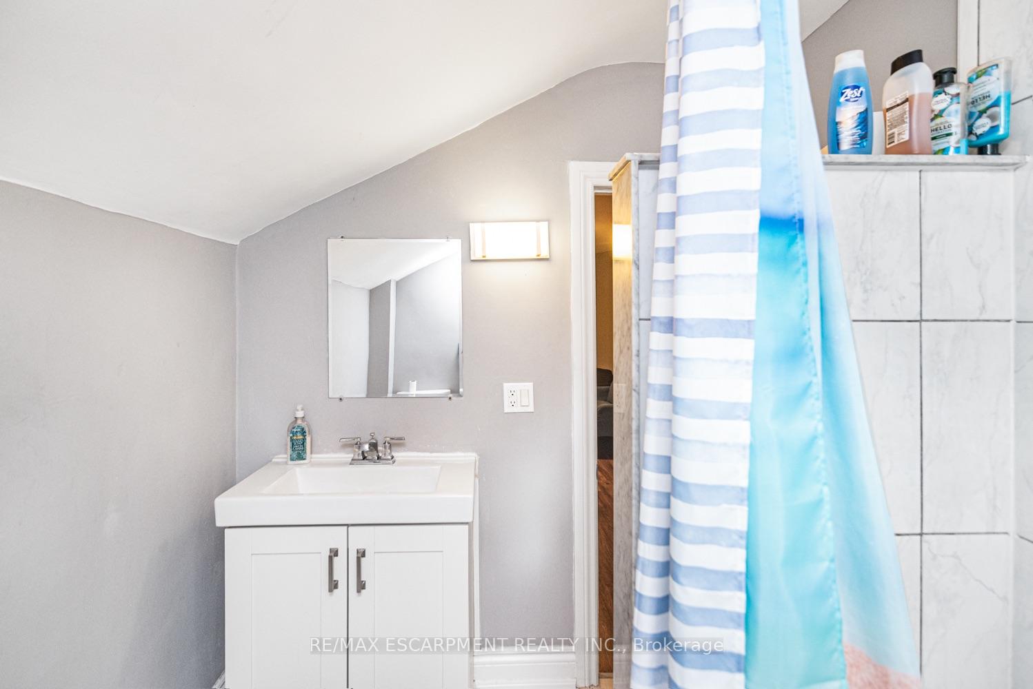 Photo 28 of Unit B, 70 Palace Street, Brantford, Downtown Core — HOMEH