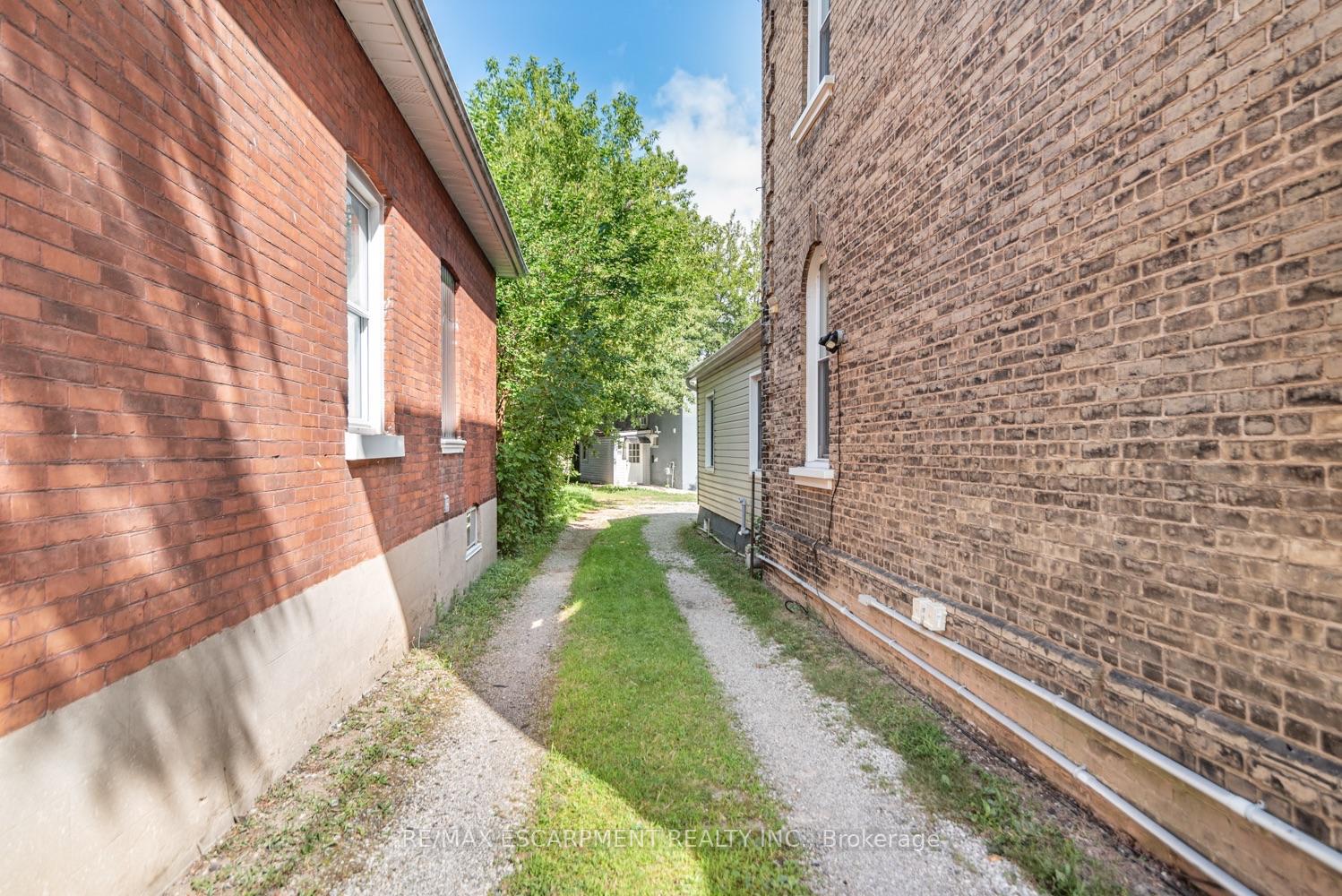Photo 36 of Unit B, 70 Palace Street, Brantford, Downtown Core — HOMEH