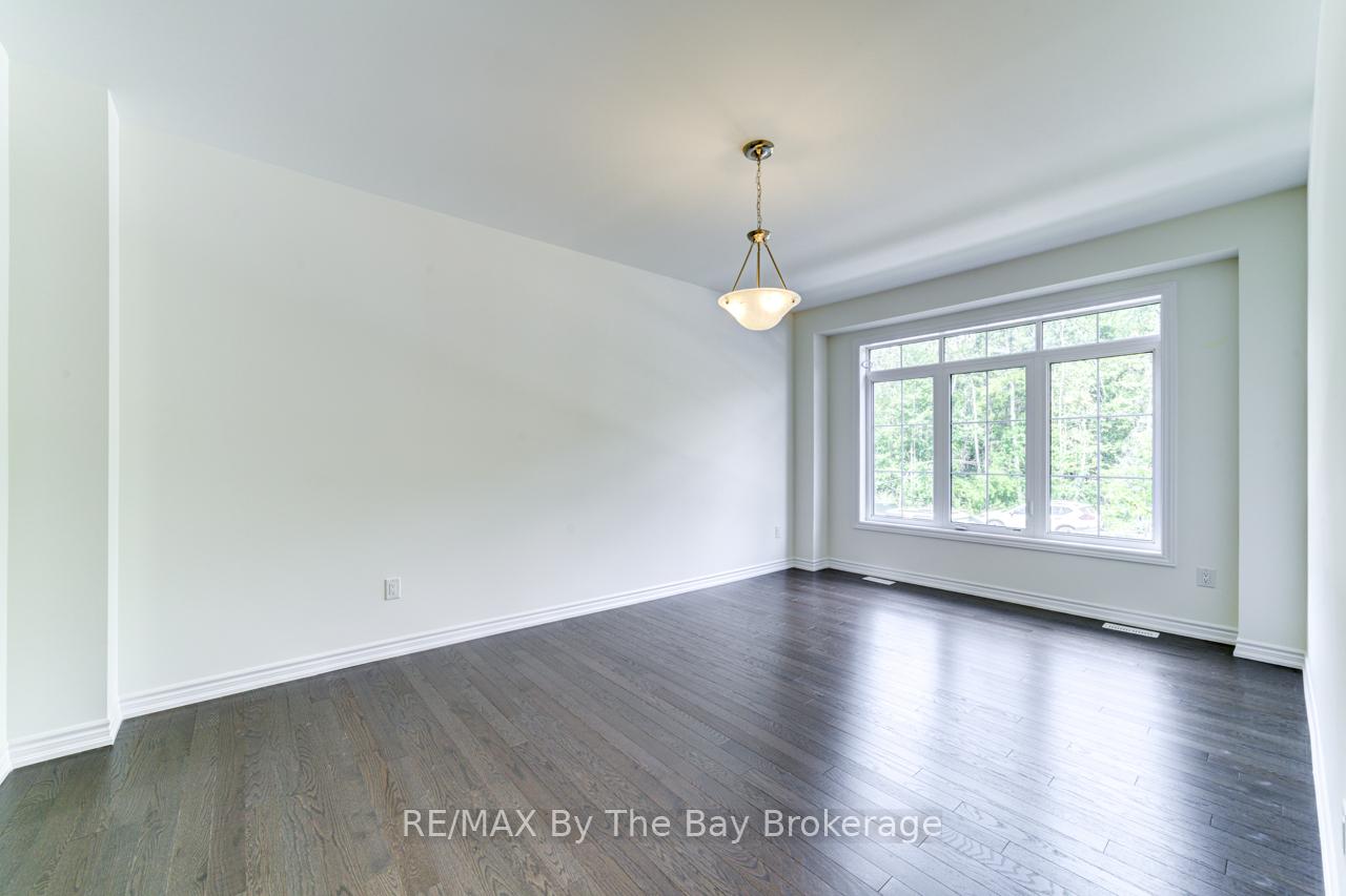 Photo 3 of 174 Mapleside Drive, Wasaga Beach — HOMEH