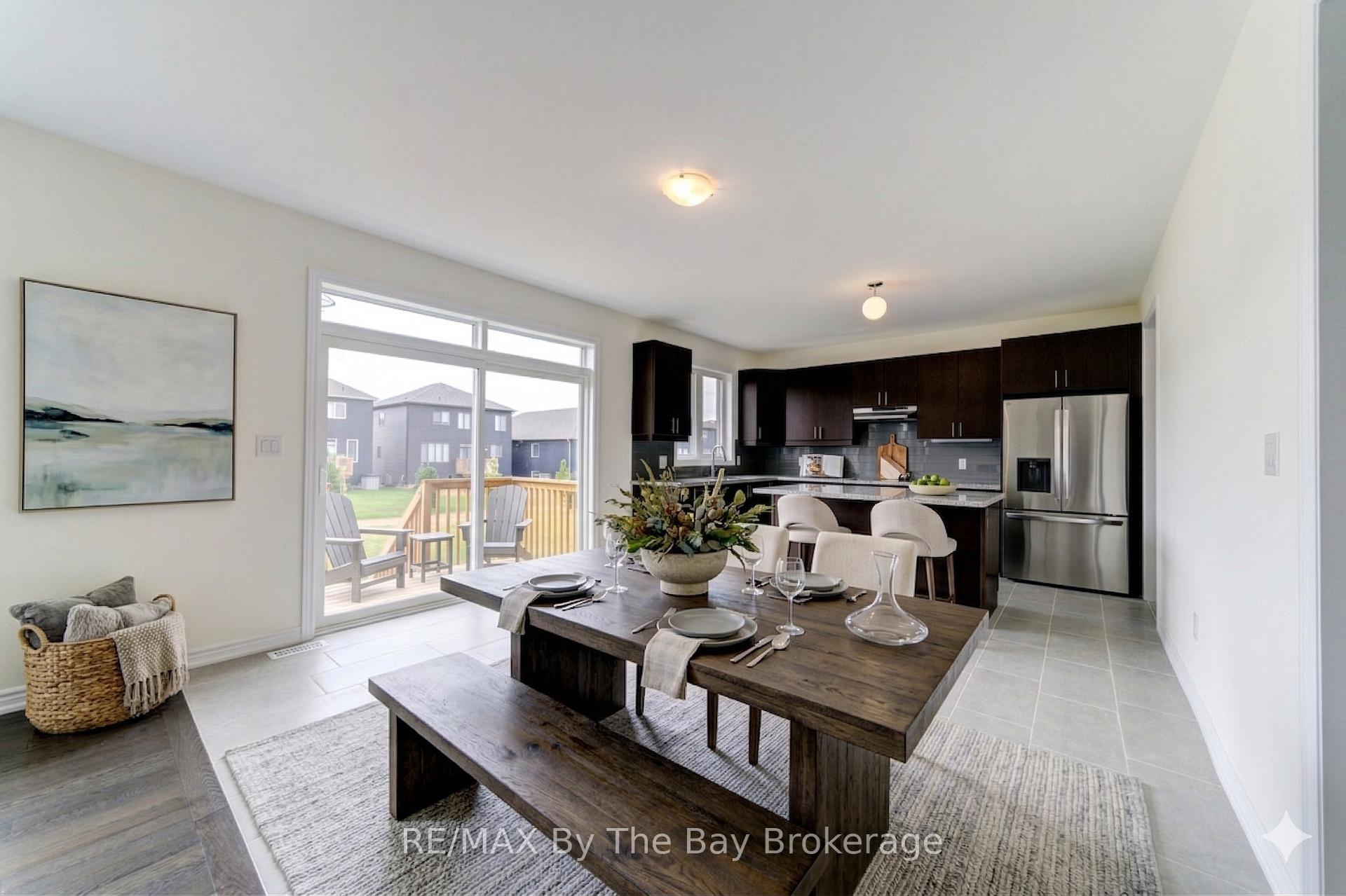 Photo 5 of 174 Mapleside Drive, Wasaga Beach — HOMEH
