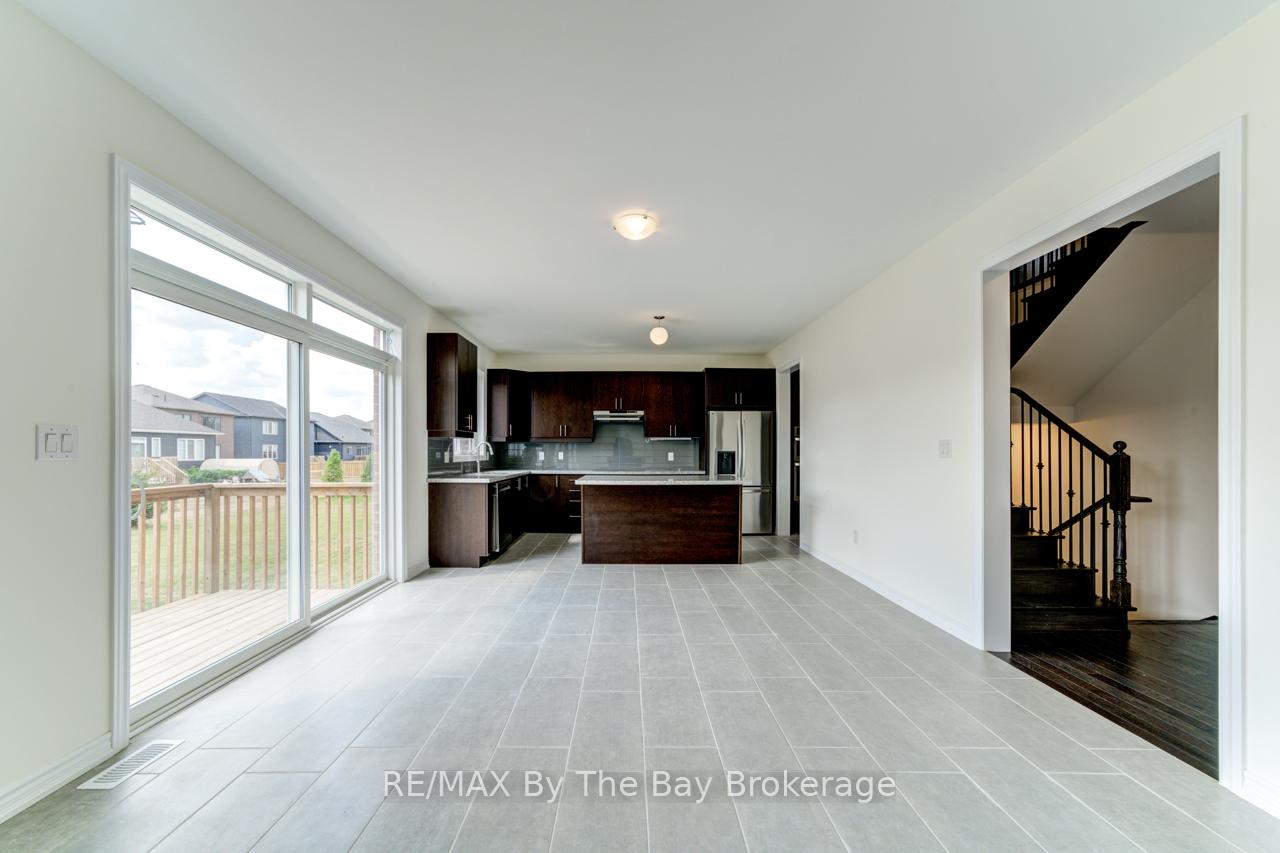 Photo 7 of 174 Mapleside Drive, Wasaga Beach — HOMEH