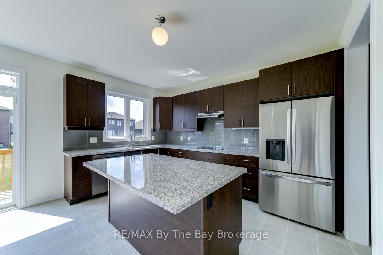 Photo 9 of 174 Mapleside Drive, Wasaga Beach — HOMEH