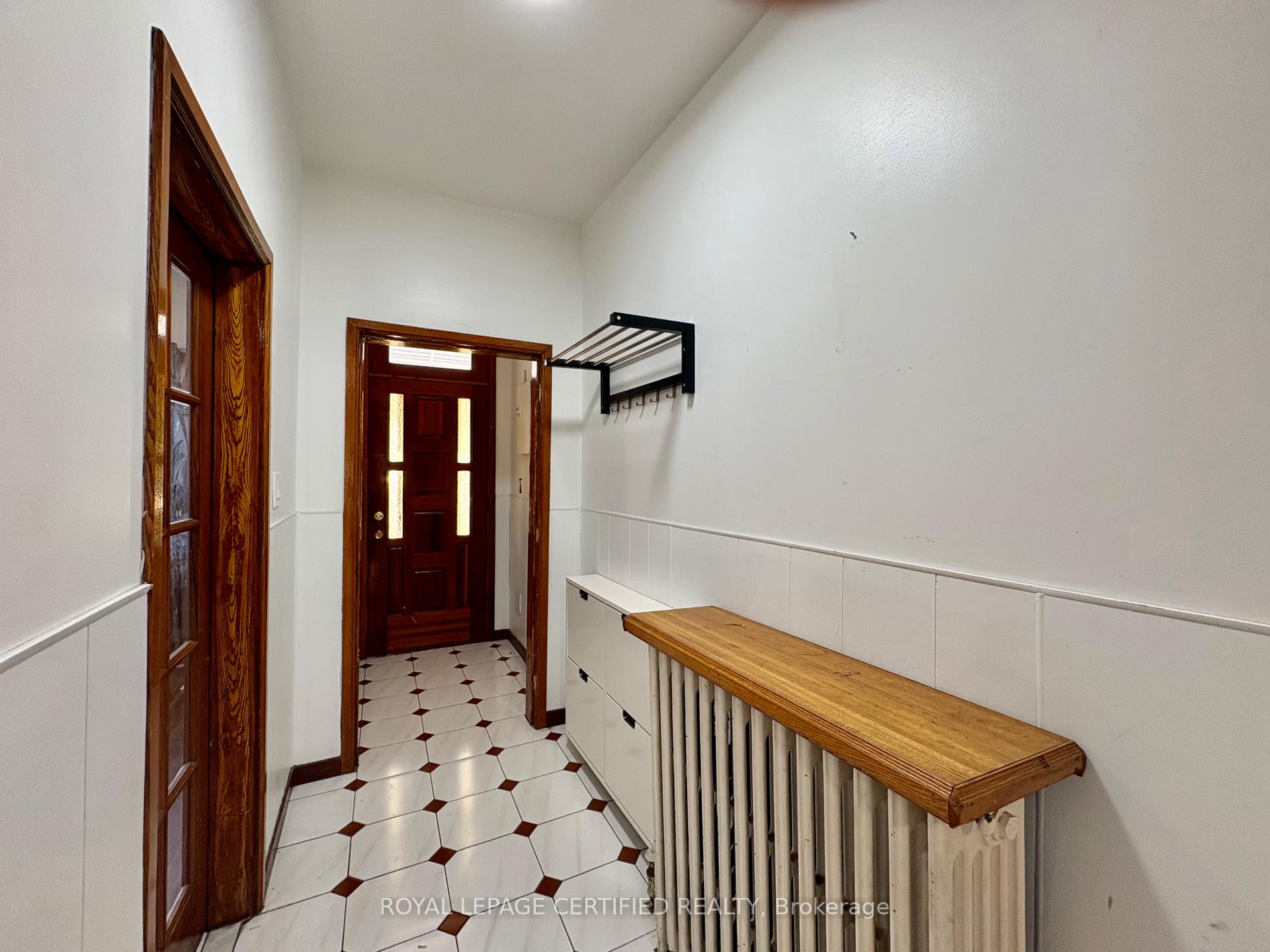 Photo 2 of 36 Mitchell Avenue, Toronto, Niagara — HOMEH