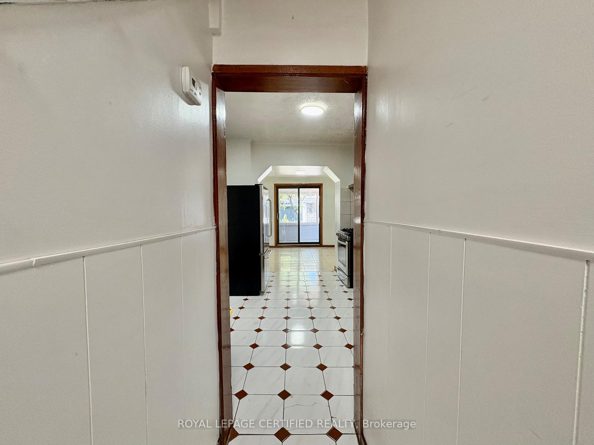 Photo 3 of 36 Mitchell Avenue, Toronto, Niagara — HOMEH