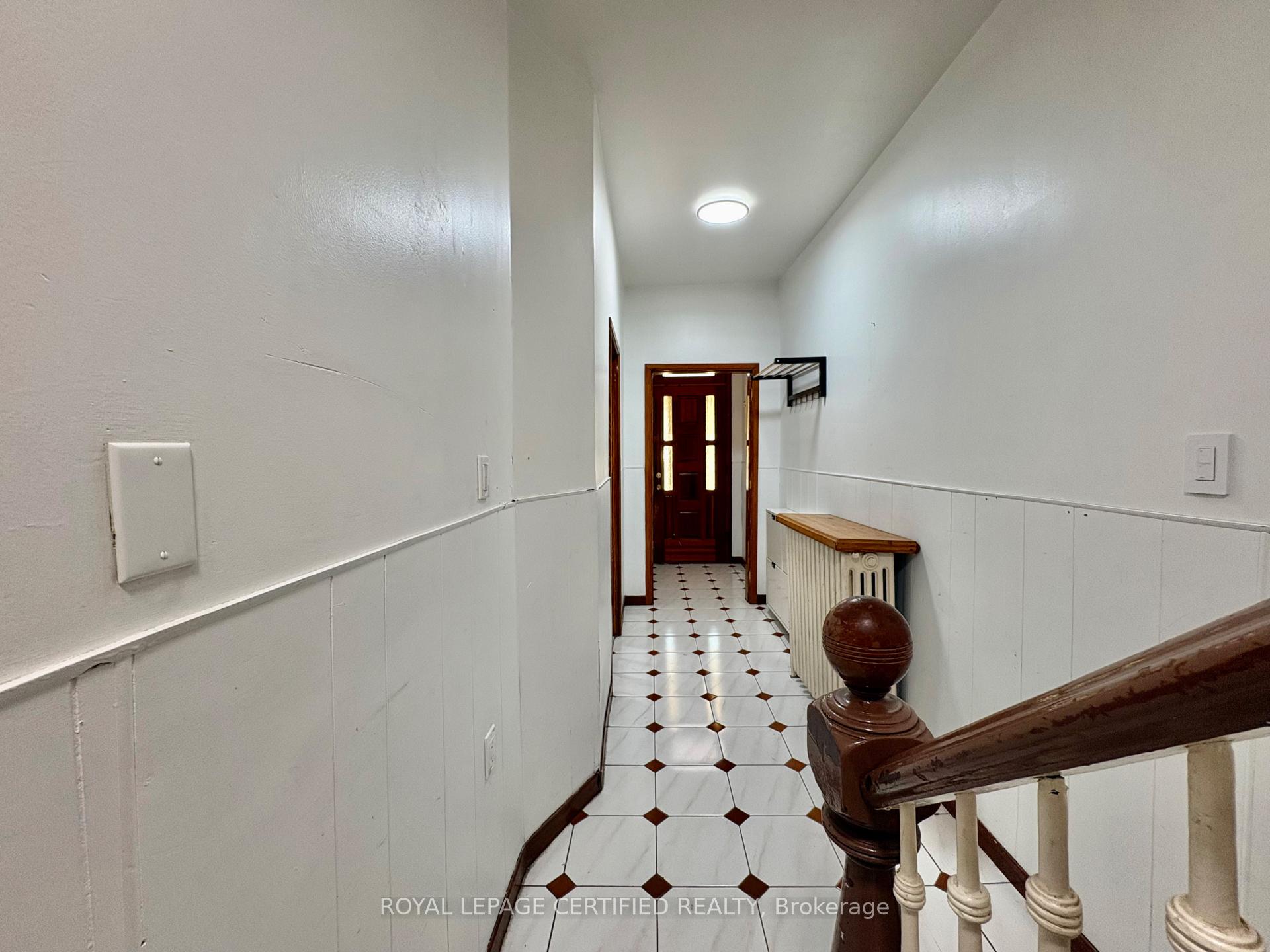 Photo 5 of 36 Mitchell Avenue, Toronto, Niagara — HOMEH