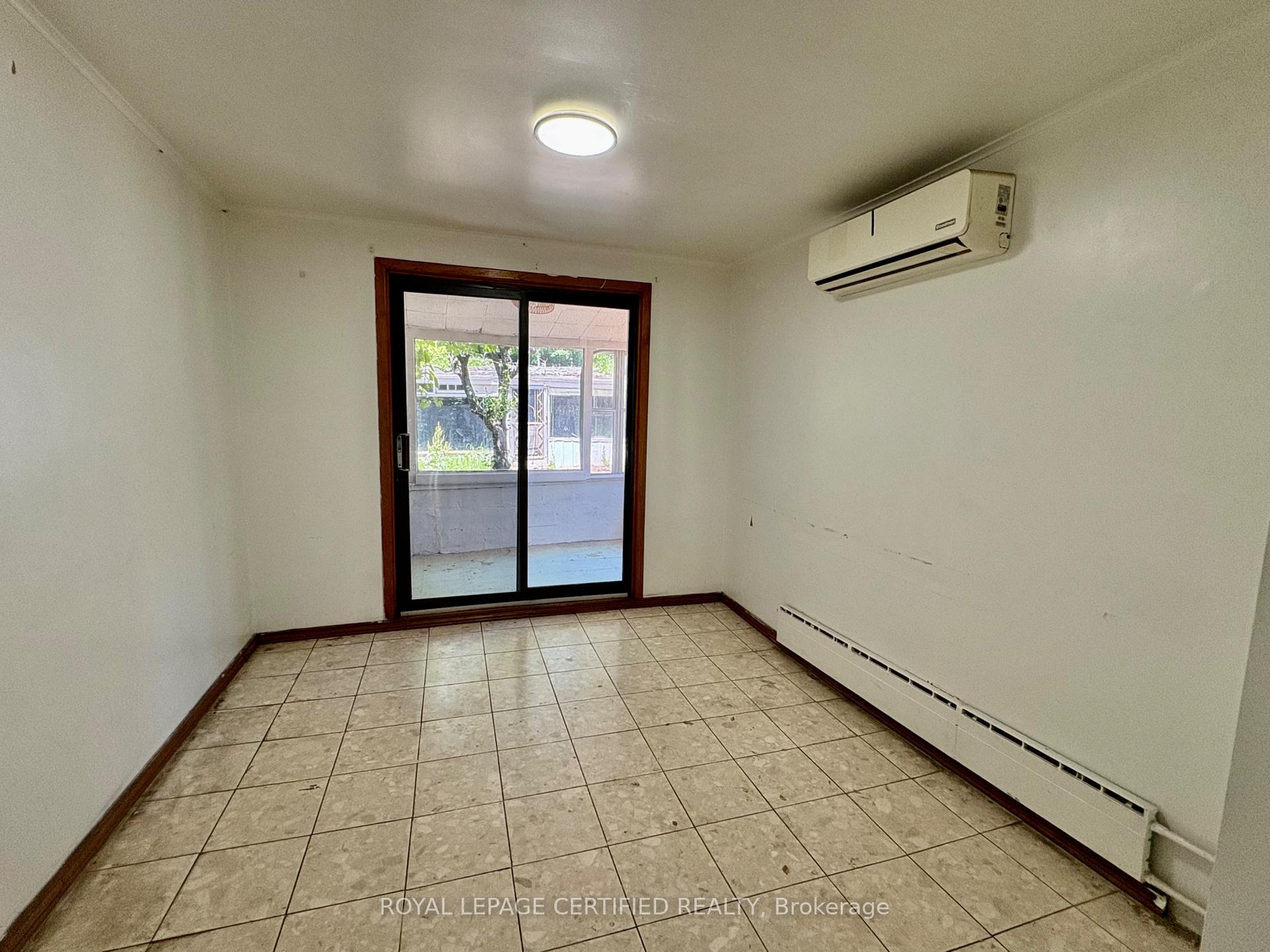 Photo 10 of 36 Mitchell Avenue, Toronto, Niagara — HOMEH