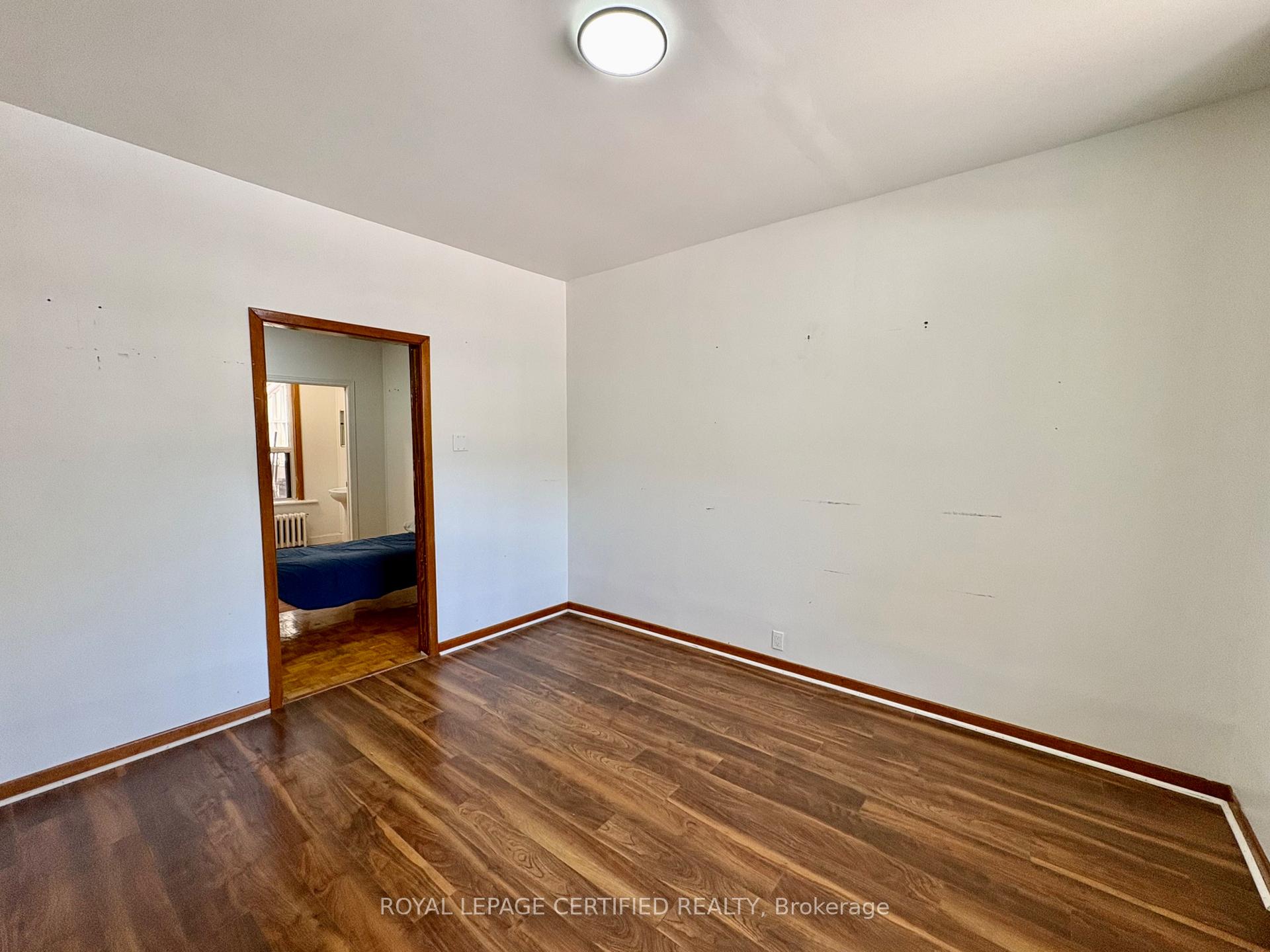 Photo 12 of 36 Mitchell Avenue, Toronto, Niagara — HOMEH