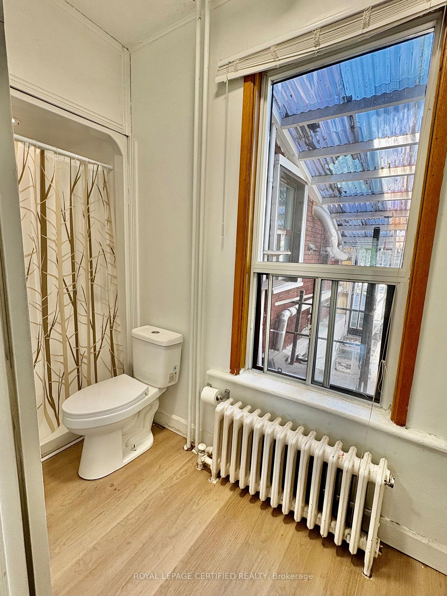 Photo 17 of 36 Mitchell Avenue, Toronto, Niagara — HOMEH