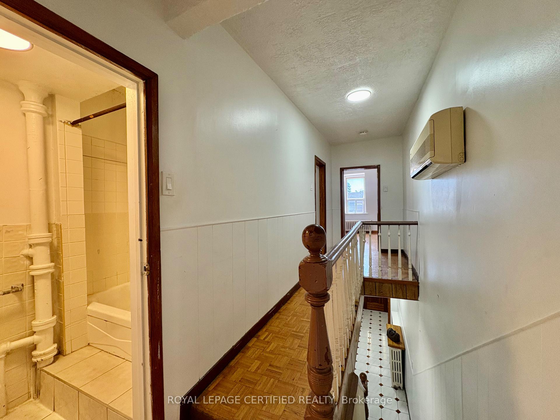 Photo 19 of 36 Mitchell Avenue, Toronto, Niagara — HOMEH