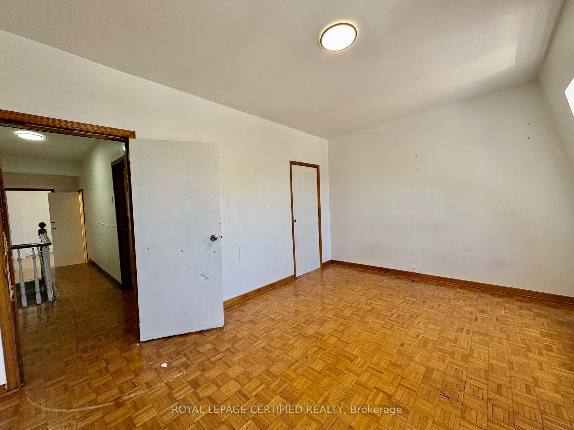 Photo 24 of 36 Mitchell Avenue, Toronto, Niagara — HOMEH