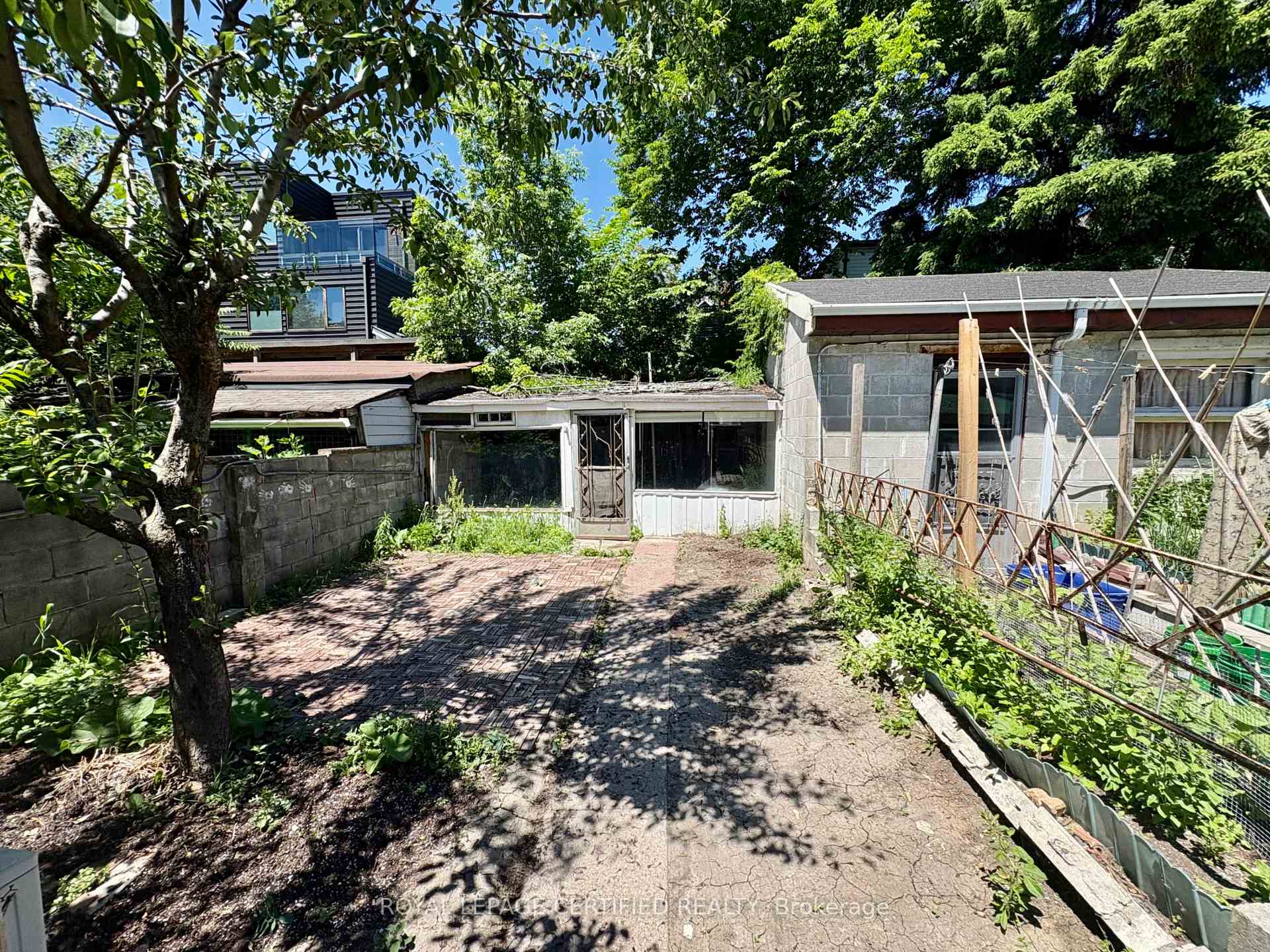Photo 25 of 36 Mitchell Avenue, Toronto, Niagara — HOMEH