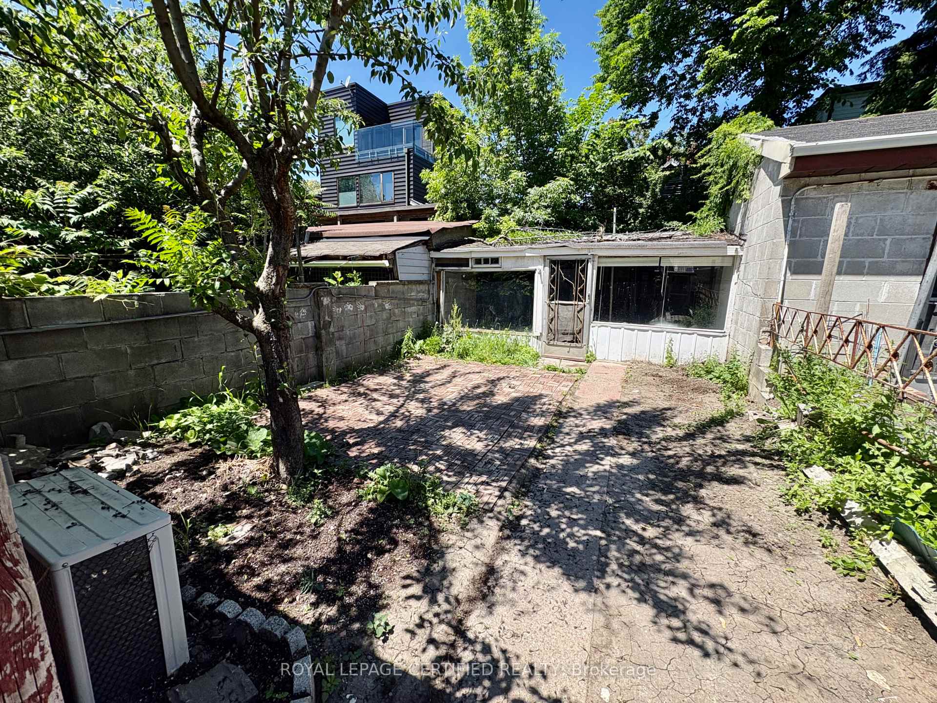 Photo 27 of 36 Mitchell Avenue, Toronto, Niagara — HOMEH