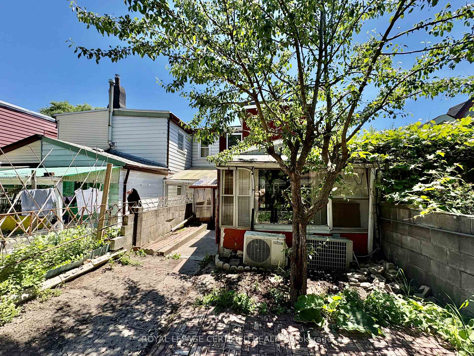 Photo 26 of 36 Mitchell Avenue, Toronto, Niagara — HOMEH