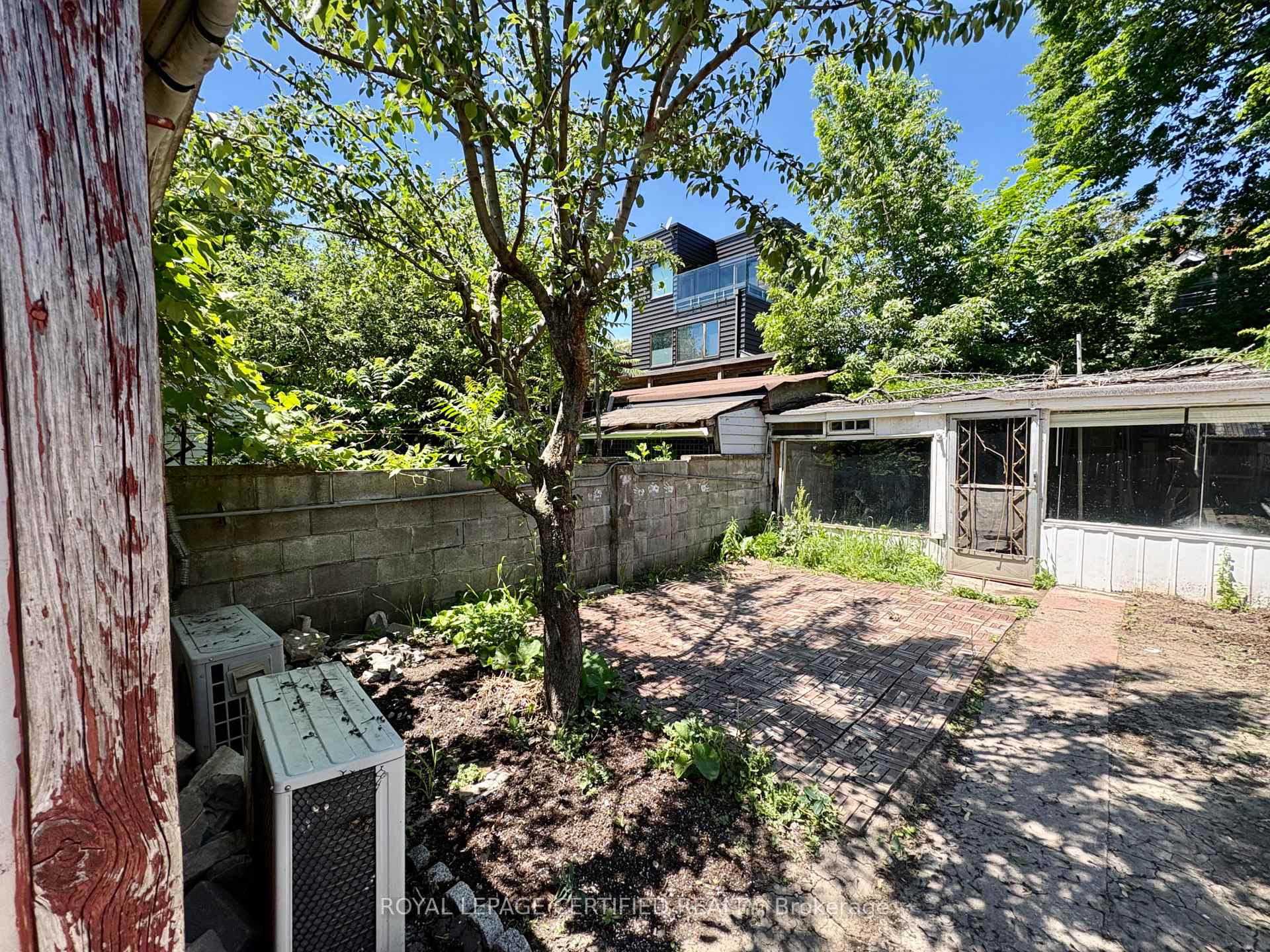 Photo 28 of 36 Mitchell Avenue, Toronto, Niagara — HOMEH