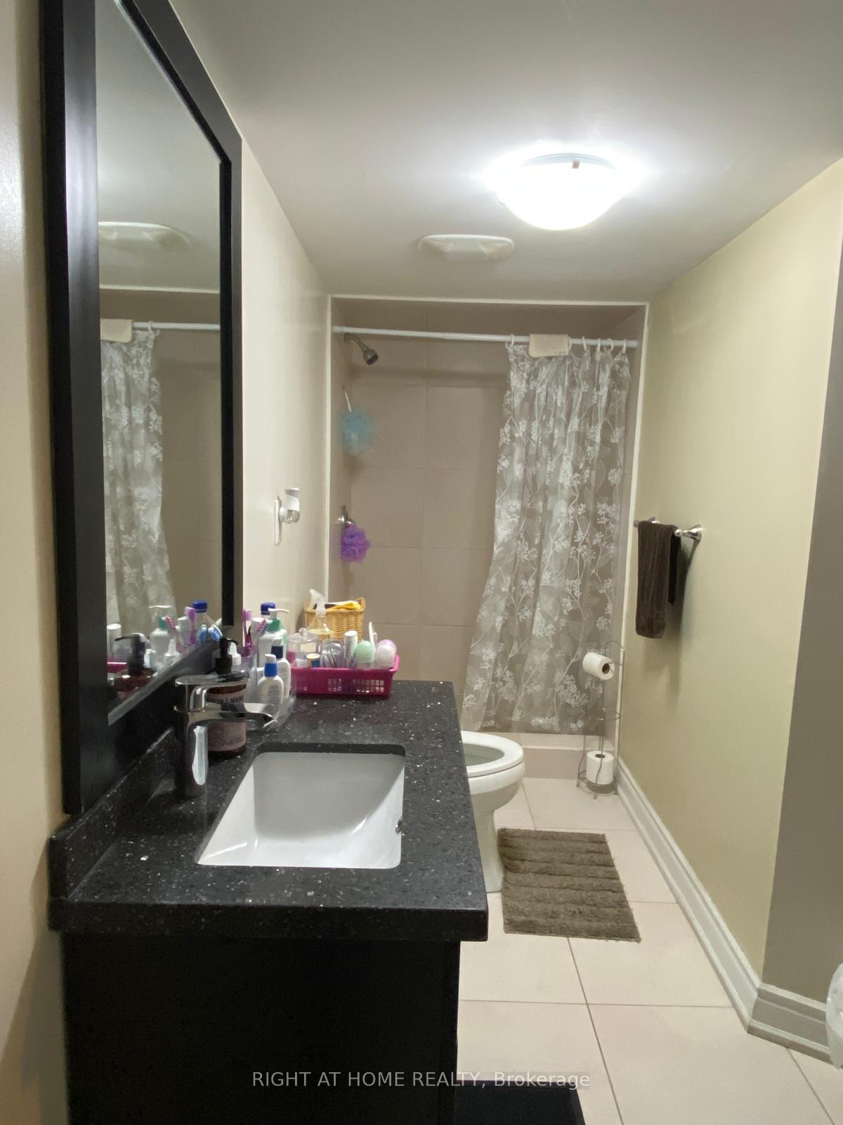 Photo 10 of Unit Bsmt, 5967 Leeside Crescent, Mississauga, Central Erin Mills — HOMEH