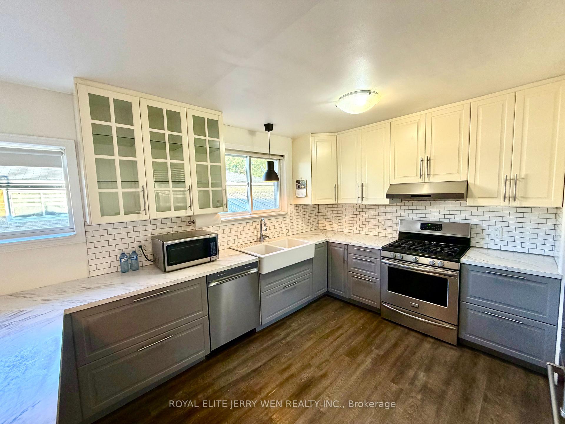 Photo 2 of Unit Main, 301 Axminster Drive, Richmond Hill, Crosby — HOMEH