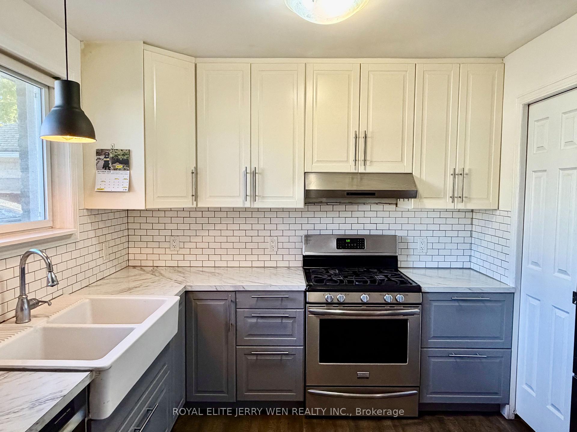 Photo 3 of Unit Main, 301 Axminster Drive, Richmond Hill, Crosby — HOMEH