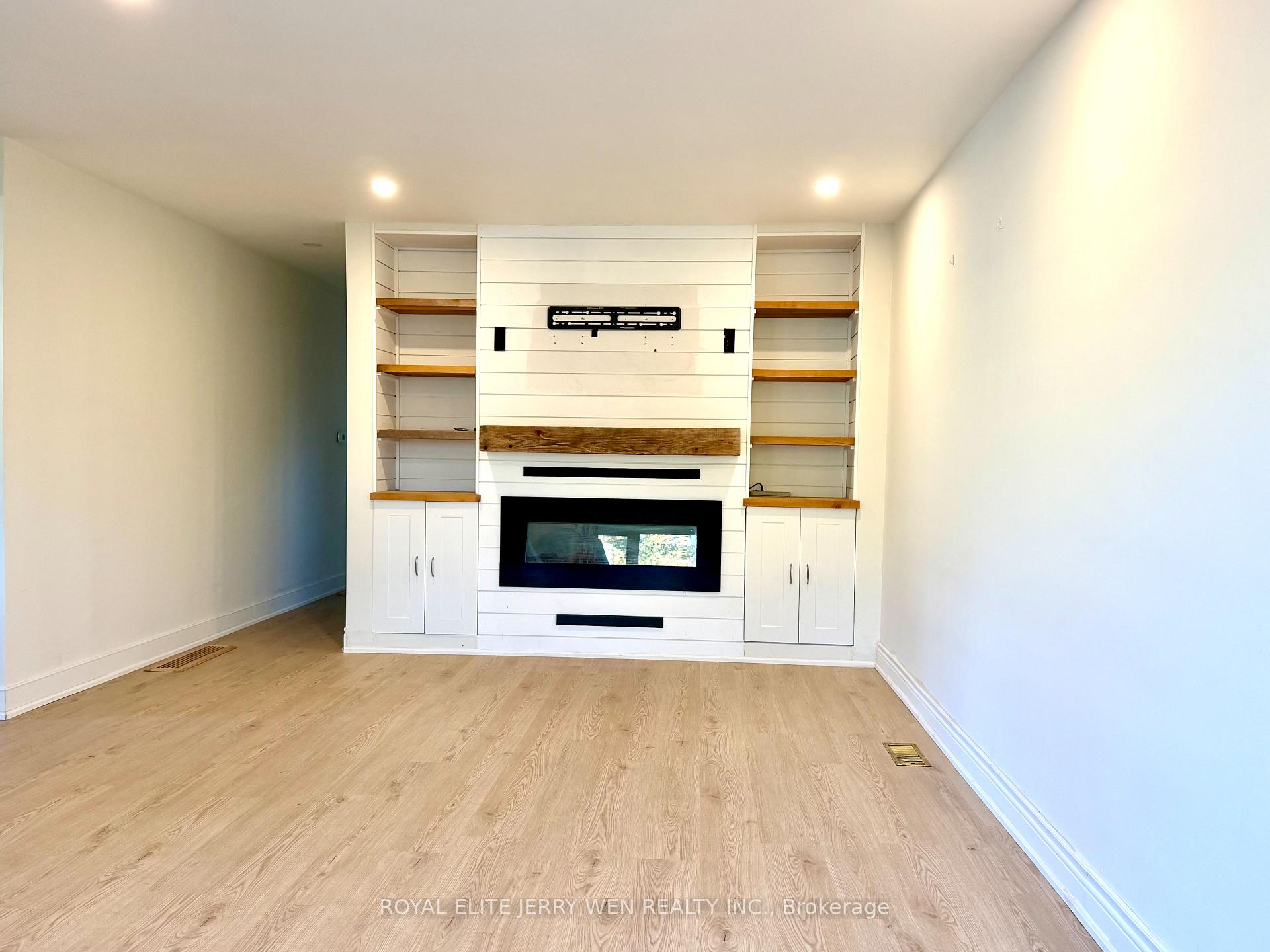 Photo 8 of Unit Main, 301 Axminster Drive, Richmond Hill, Crosby — HOMEH