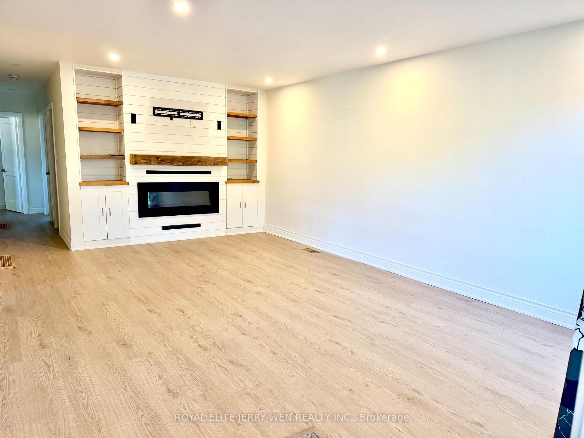 Photo 9 of Unit Main, 301 Axminster Drive, Richmond Hill, Crosby — HOMEH