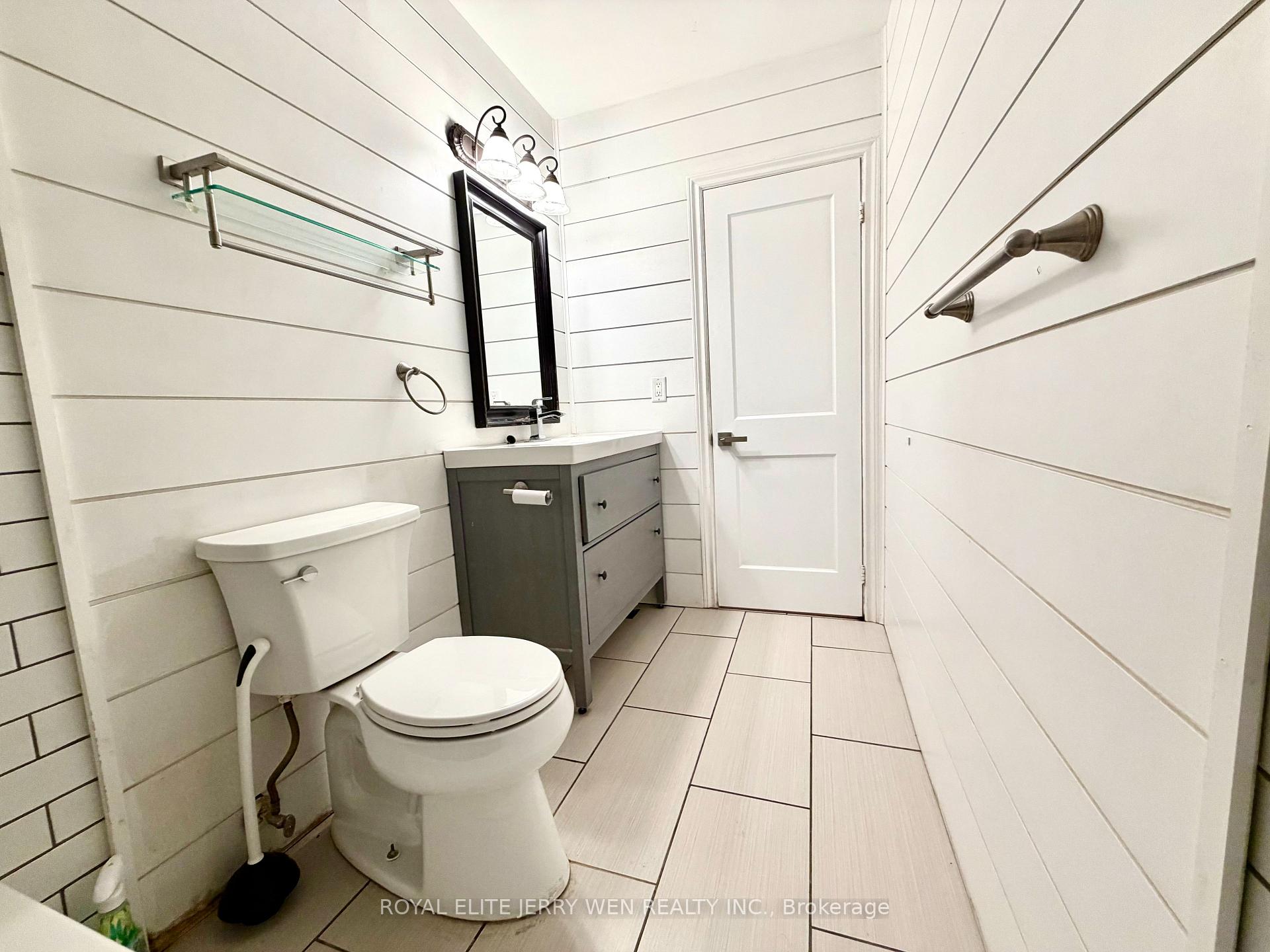 Photo 10 of Unit Main, 301 Axminster Drive, Richmond Hill, Crosby — HOMEH
