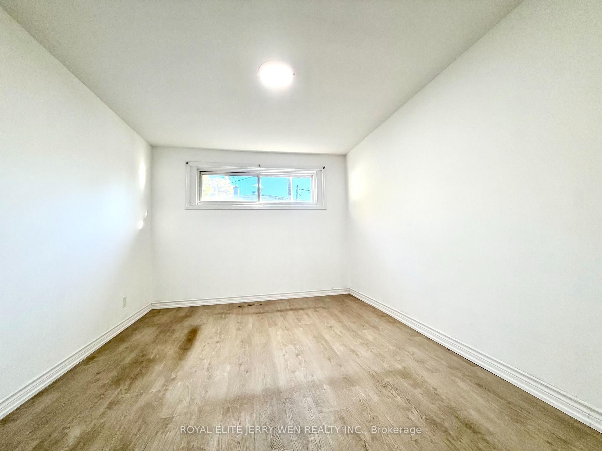 Photo 13 of Unit Main, 301 Axminster Drive, Richmond Hill, Crosby — HOMEH
