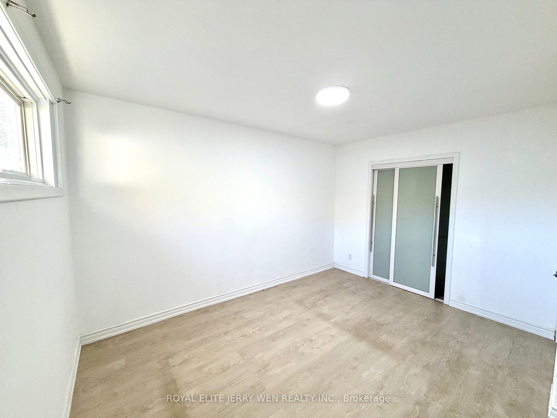 Photo 14 of Unit Main, 301 Axminster Drive, Richmond Hill, Crosby — HOMEH
