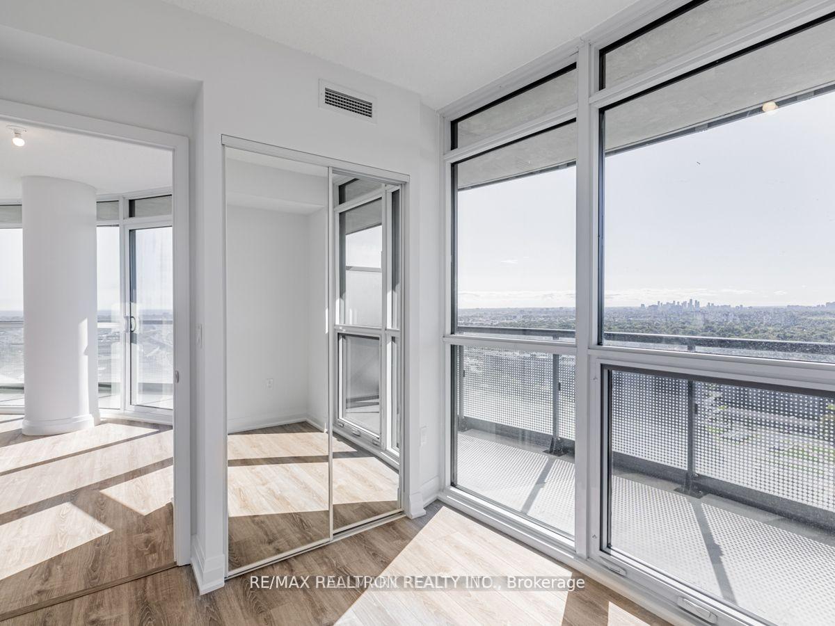 Photo 7 of Unit 1909, 30 Gibbs Road S, Etobicoke, Islington-City Centre West — HOMEH