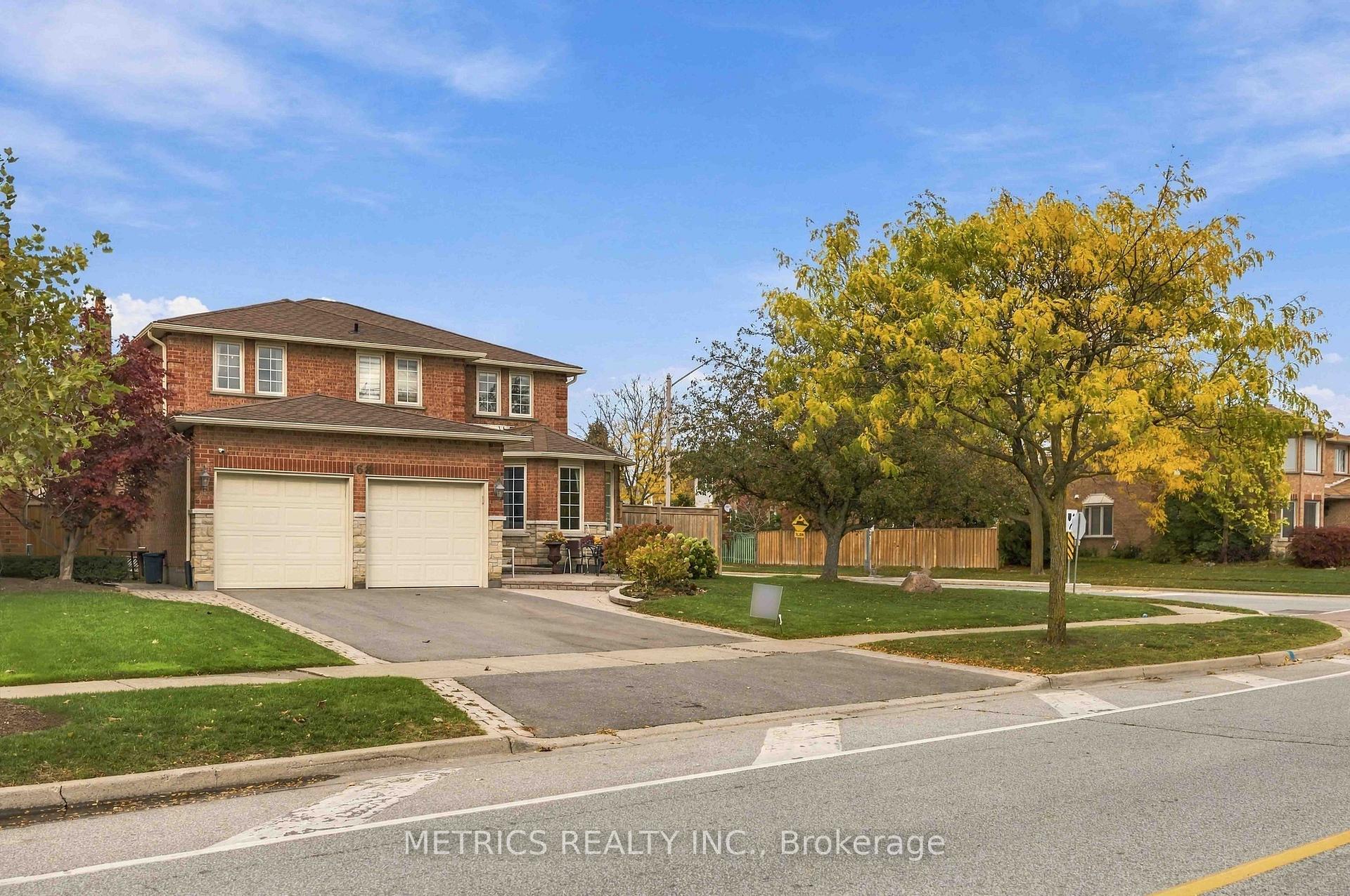 Photo 2 of 168 Fieldgate Drive, Vaughan, Maple — HOMEH