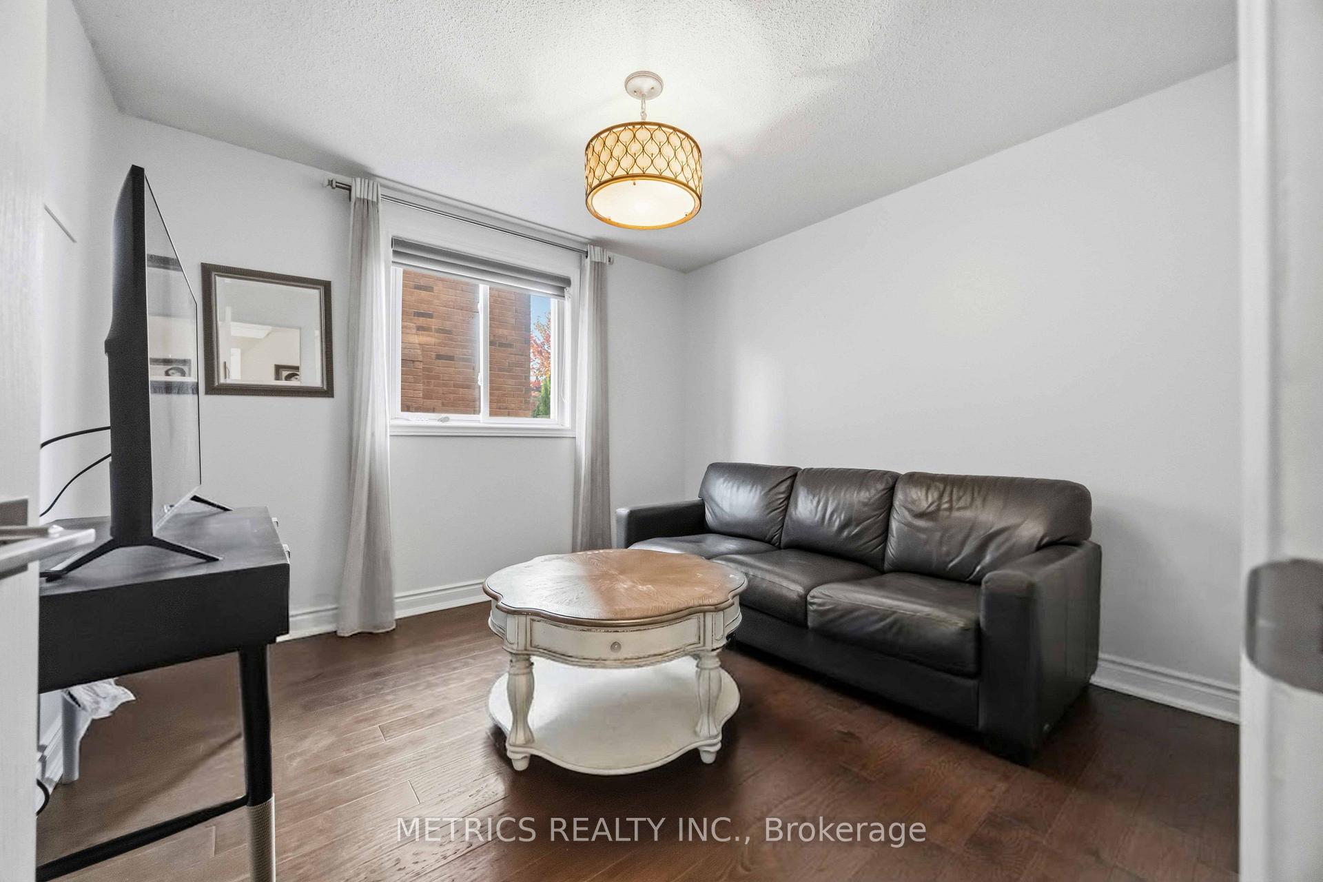 Photo 20 of 168 Fieldgate Drive, Vaughan, Maple — HOMEH