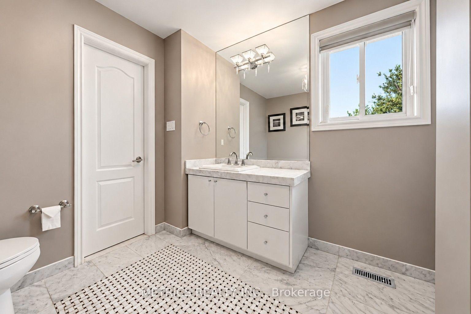 Photo 28 of 168 Fieldgate Drive, Vaughan, Maple — HOMEH