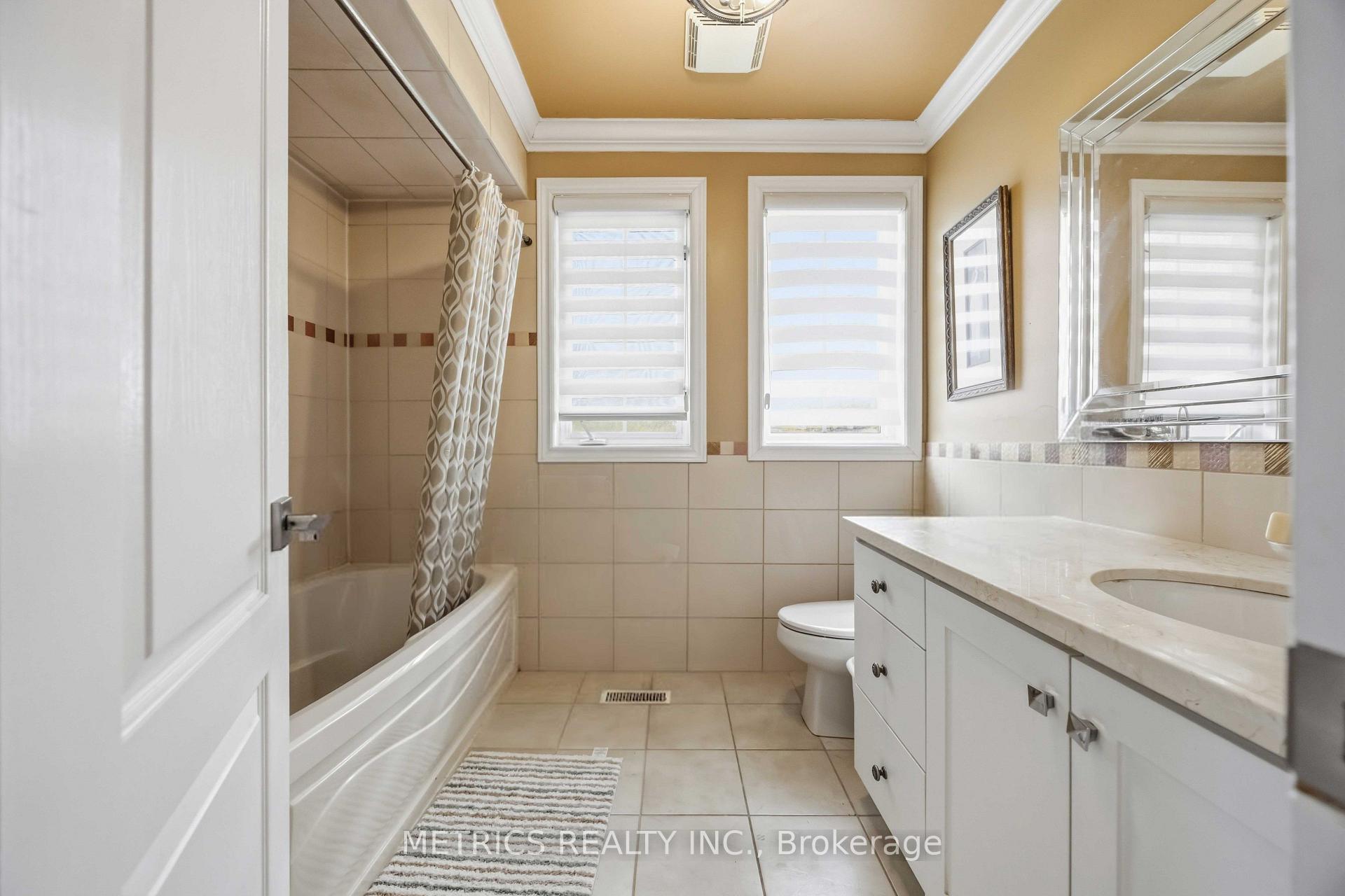 Photo 33 of 168 Fieldgate Drive, Vaughan, Maple — HOMEH