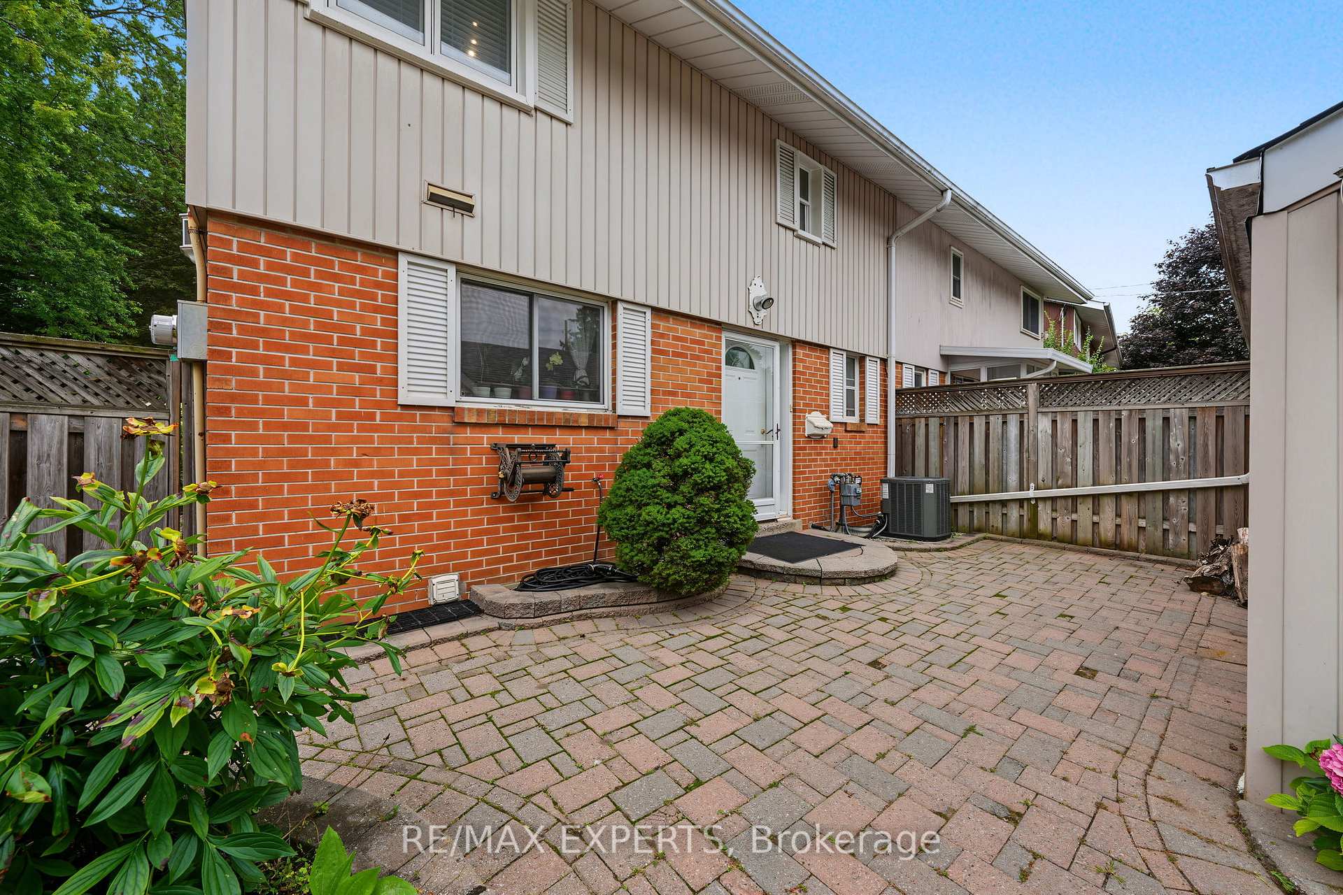 Photo 4 of 71 Dogwood Crescent, Scarborough, Bendale — HOMEH