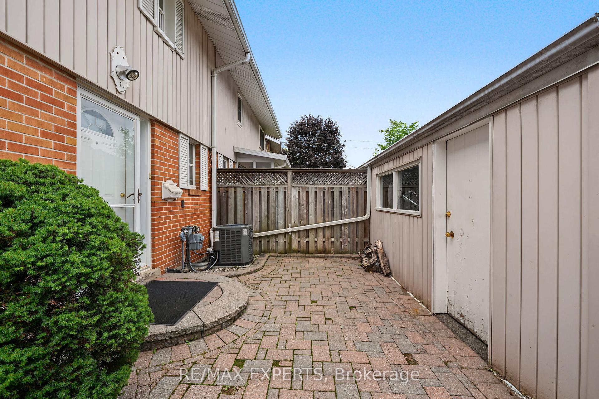 Photo 5 of 71 Dogwood Crescent, Scarborough, Bendale — HOMEH