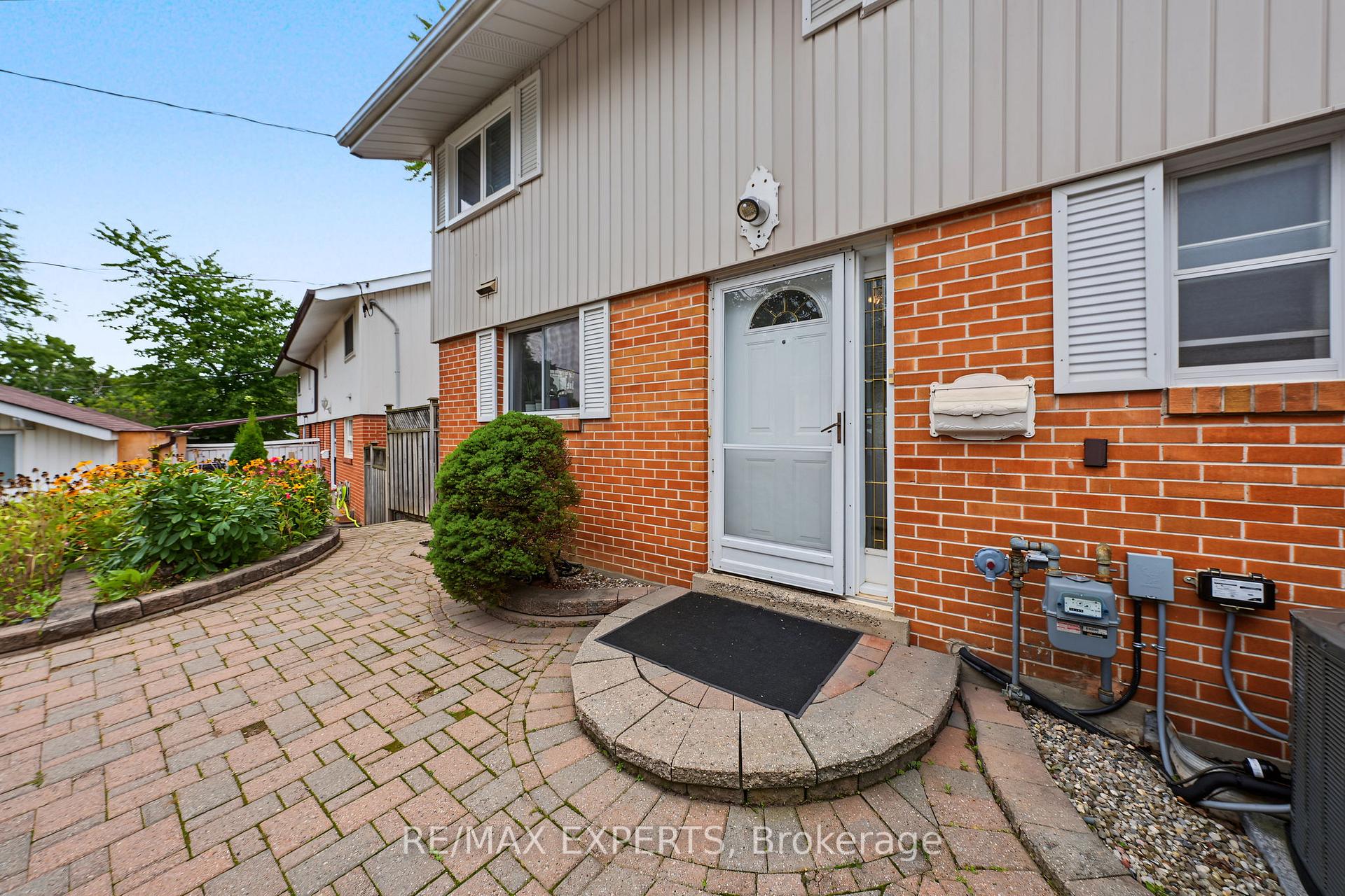 Photo 6 of 71 Dogwood Crescent, Scarborough, Bendale — HOMEH