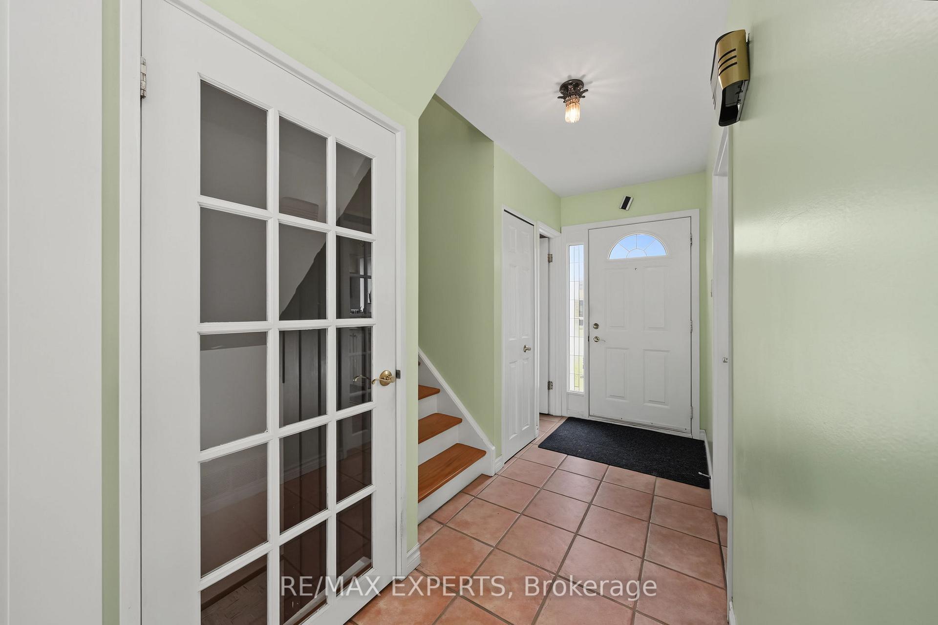 Photo 8 of 71 Dogwood Crescent, Scarborough, Bendale — HOMEH