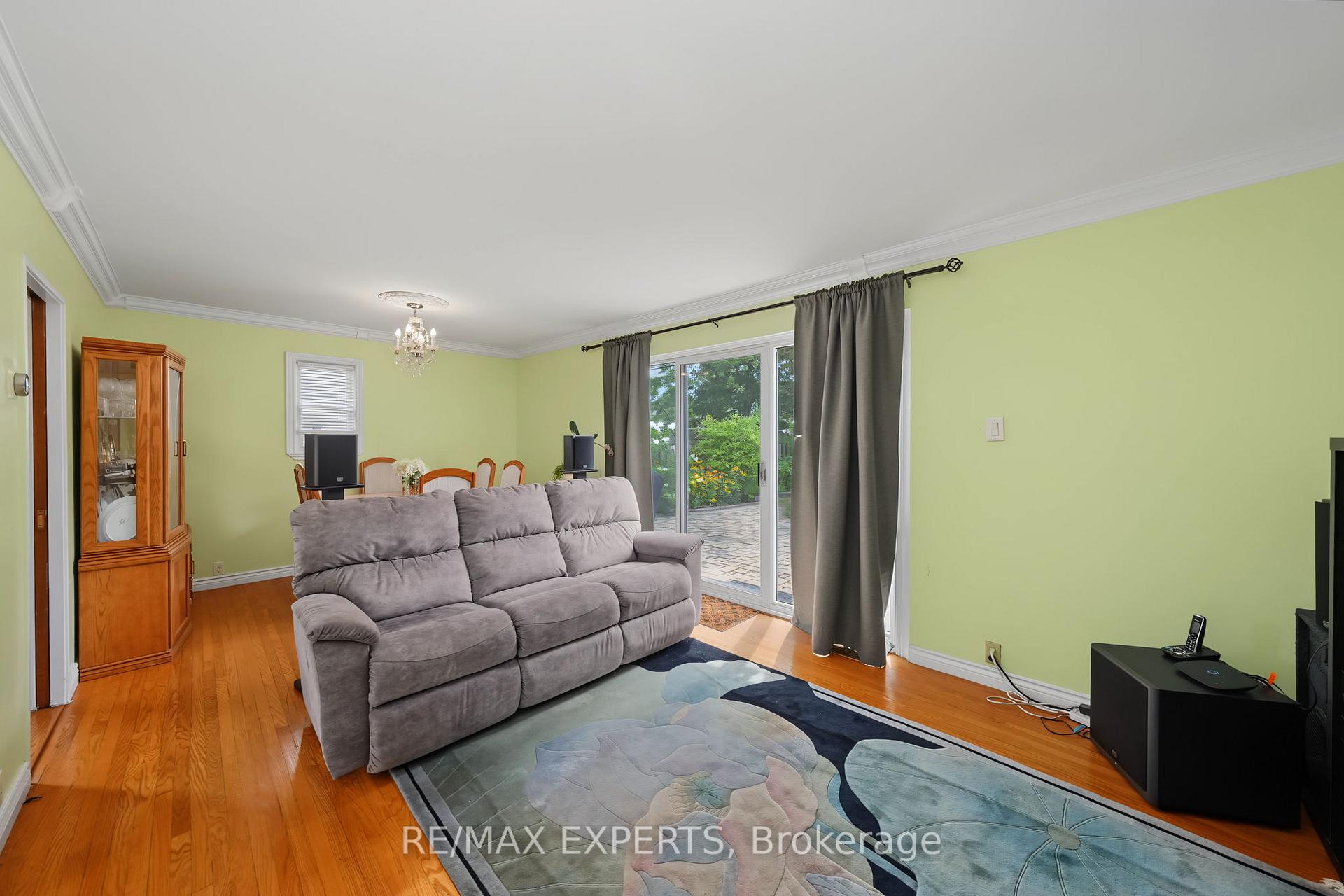 Photo 11 of 71 Dogwood Crescent, Scarborough, Bendale — HOMEH
