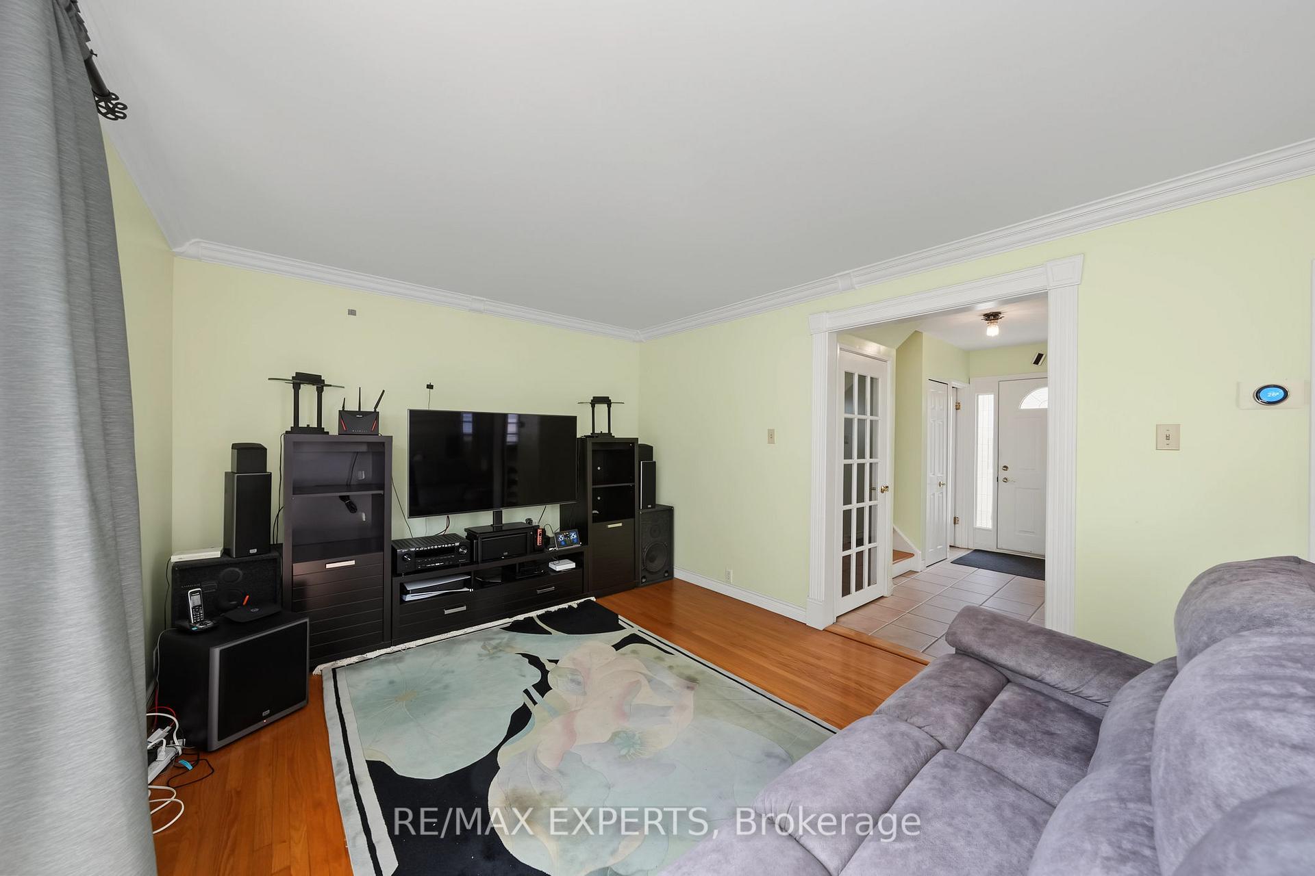 Photo 16 of 71 Dogwood Crescent, Scarborough, Bendale — HOMEH
