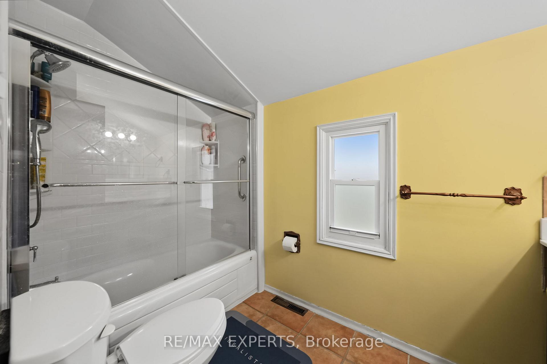 Photo 26 of 71 Dogwood Crescent, Scarborough, Bendale — HOMEH
