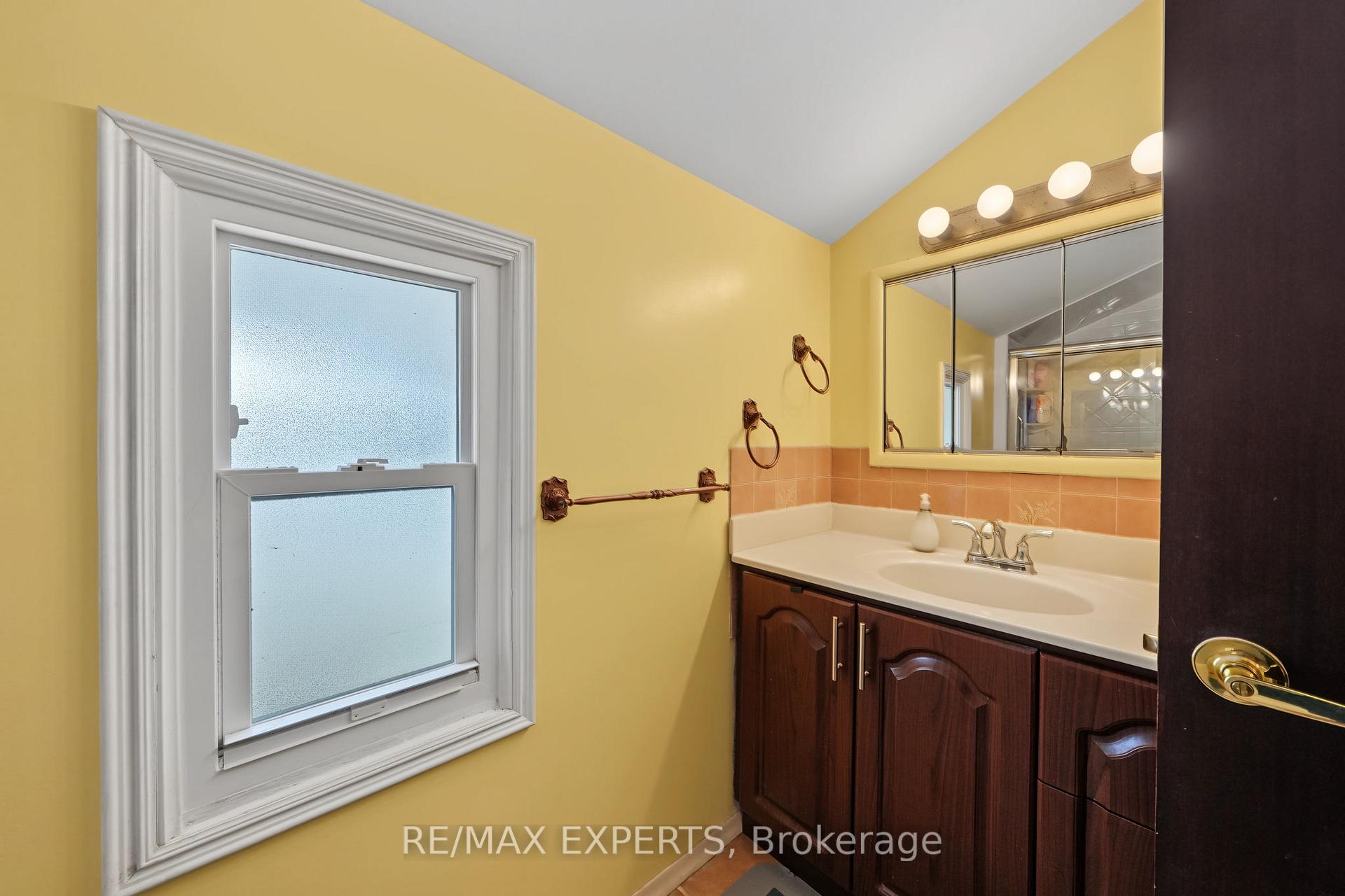 Photo 27 of 71 Dogwood Crescent, Scarborough, Bendale — HOMEH