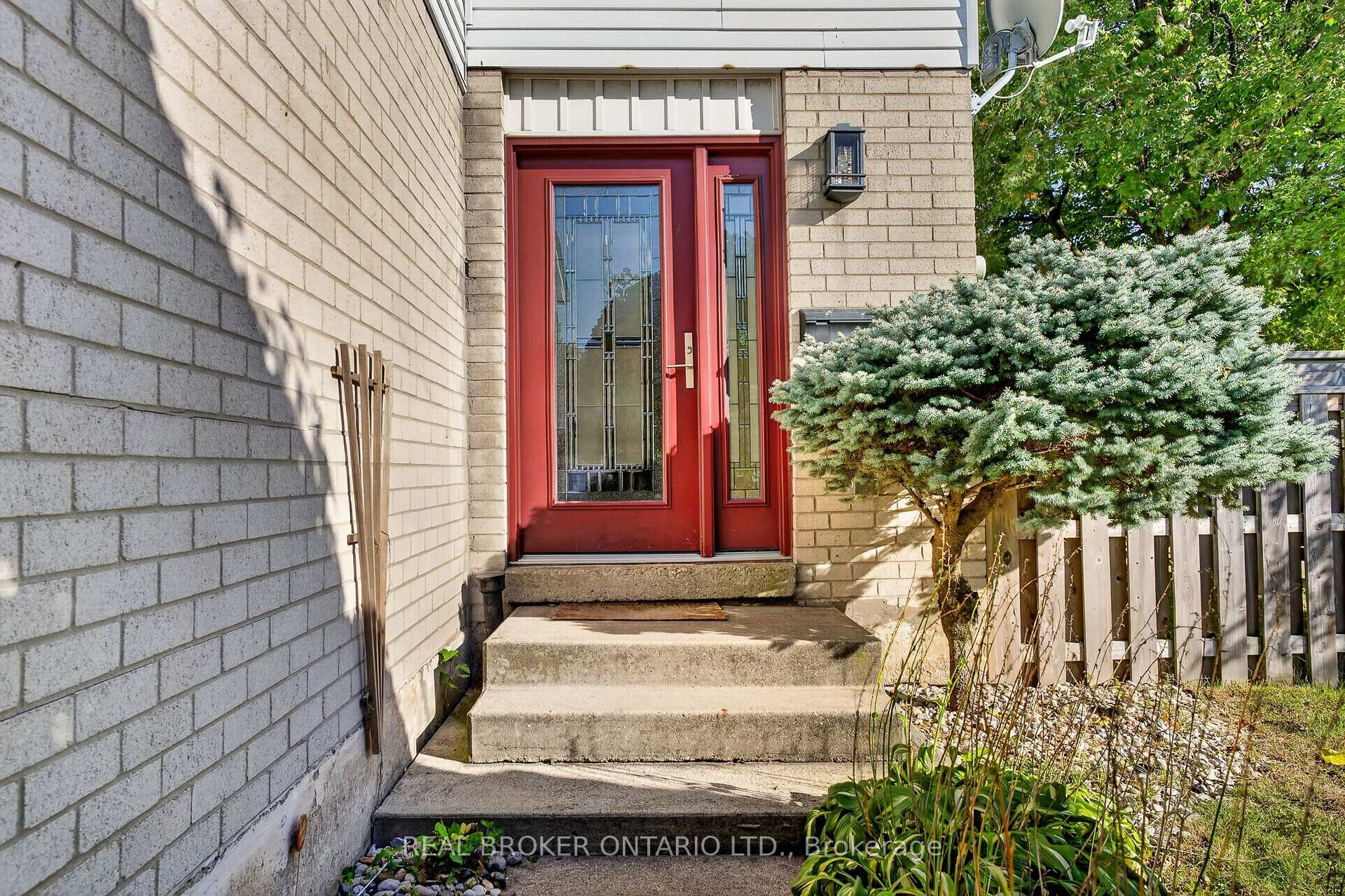Photo 4 of 76 Golden Orchard Drive, Hamilton, Gilkson — HOMEH