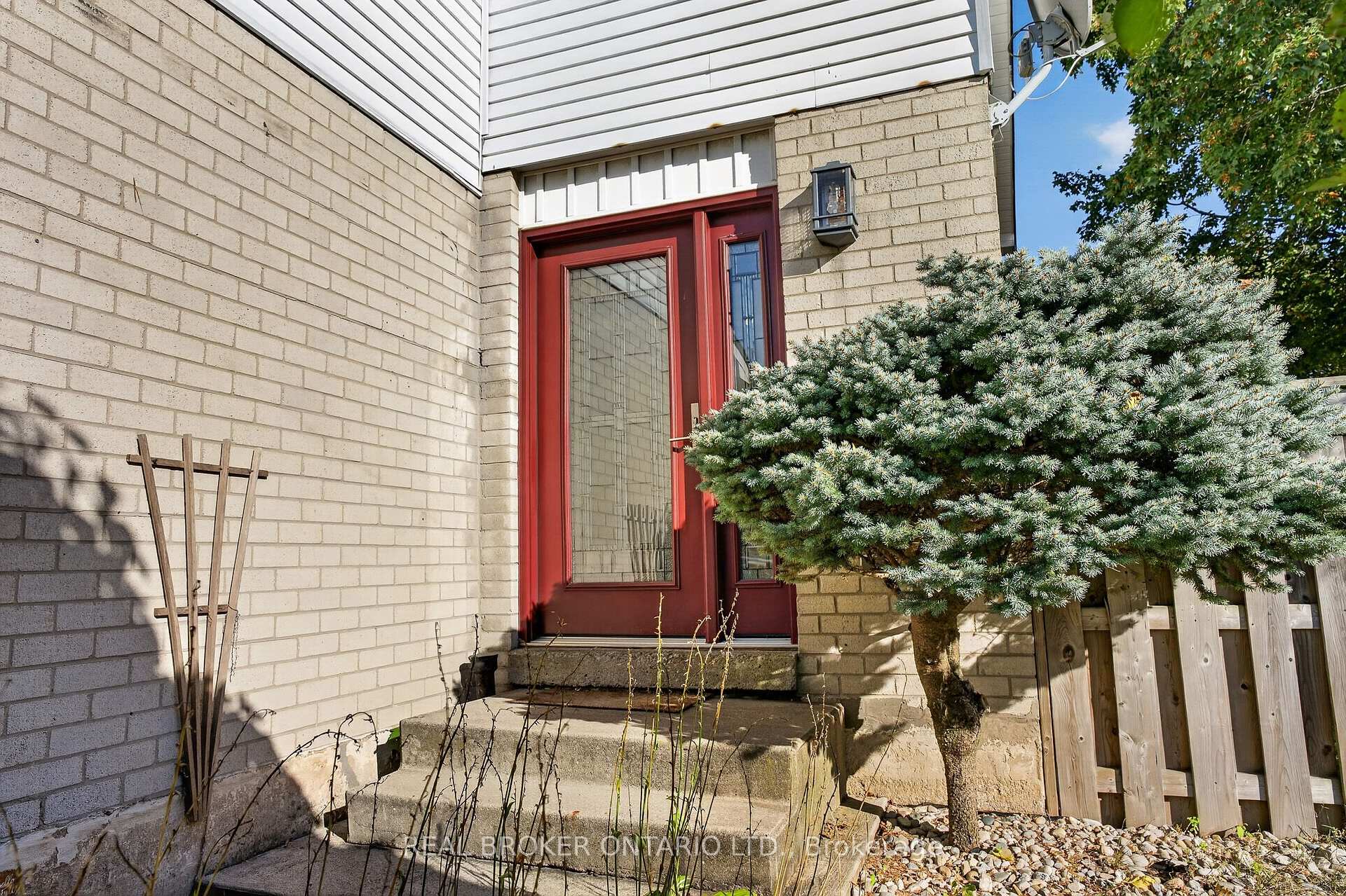 Photo 5 of 76 Golden Orchard Drive, Hamilton, Gilkson — HOMEH