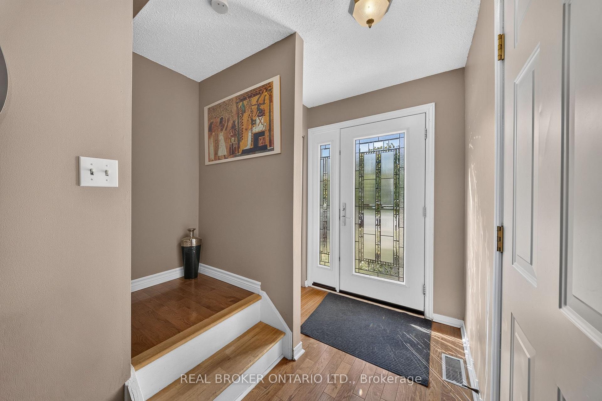 Photo 7 of 76 Golden Orchard Drive, Hamilton, Gilkson — HOMEH