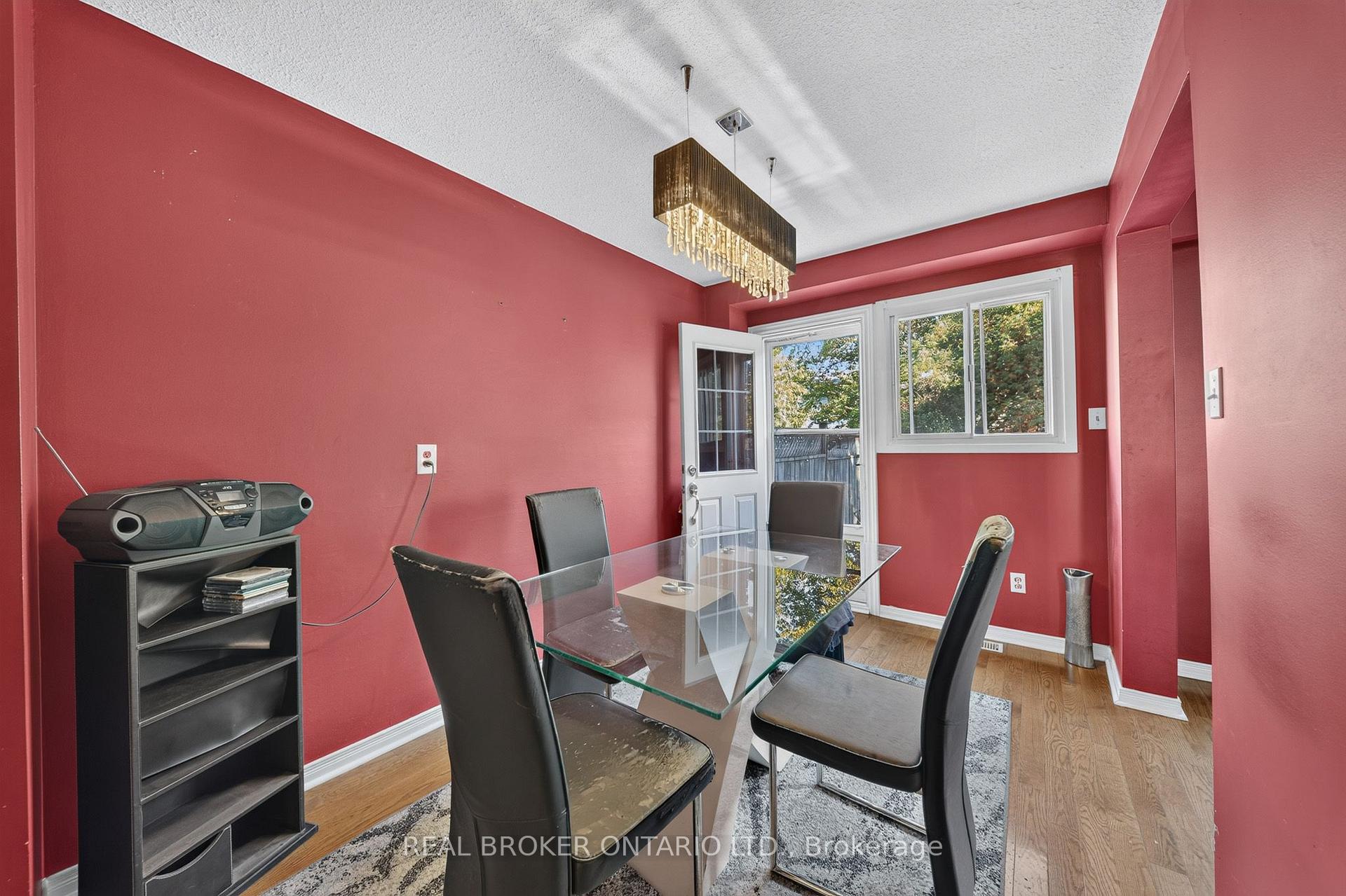 Photo 11 of 76 Golden Orchard Drive, Hamilton, Gilkson — HOMEH