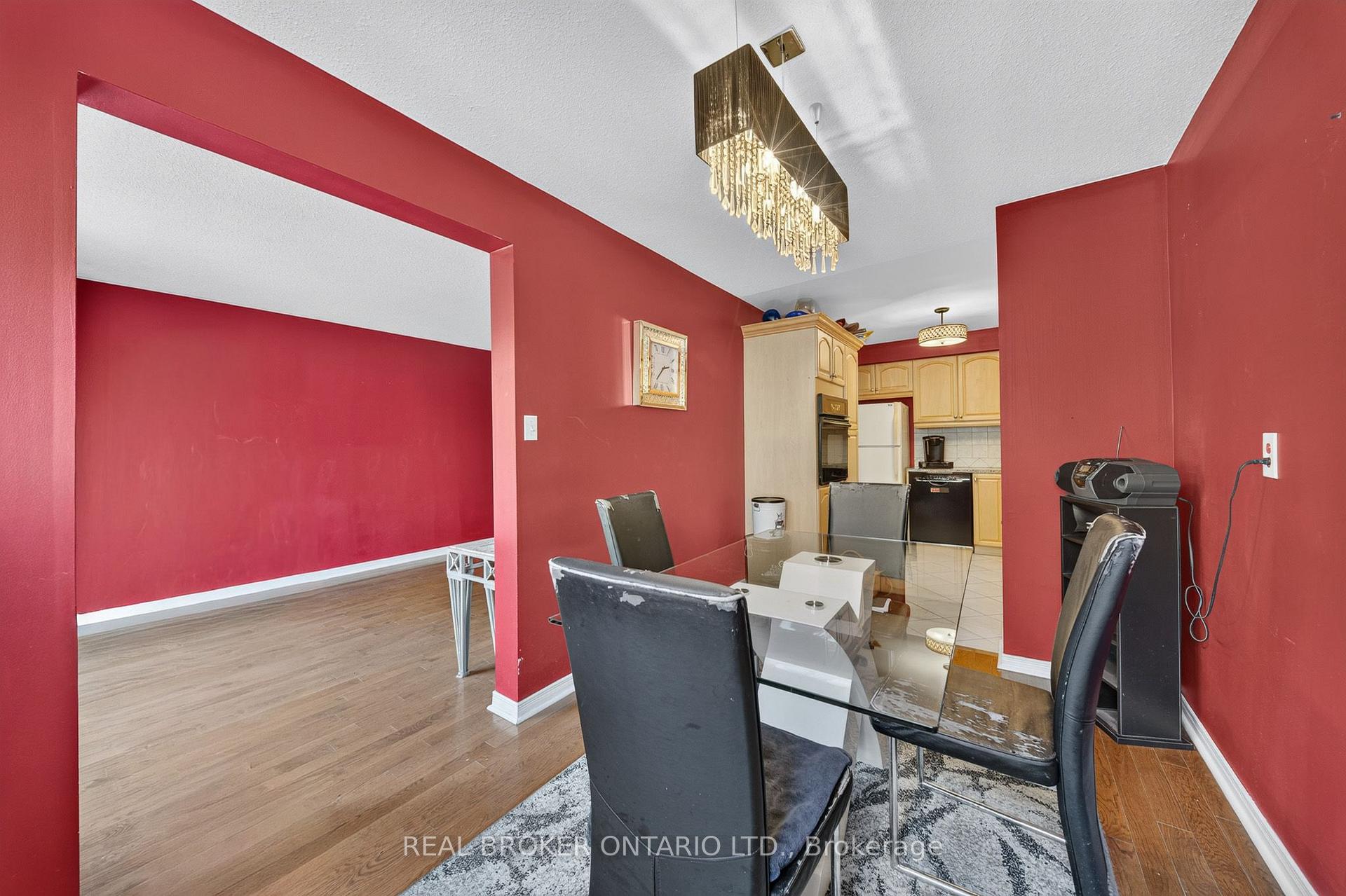 Photo 12 of 76 Golden Orchard Drive, Hamilton, Gilkson — HOMEH