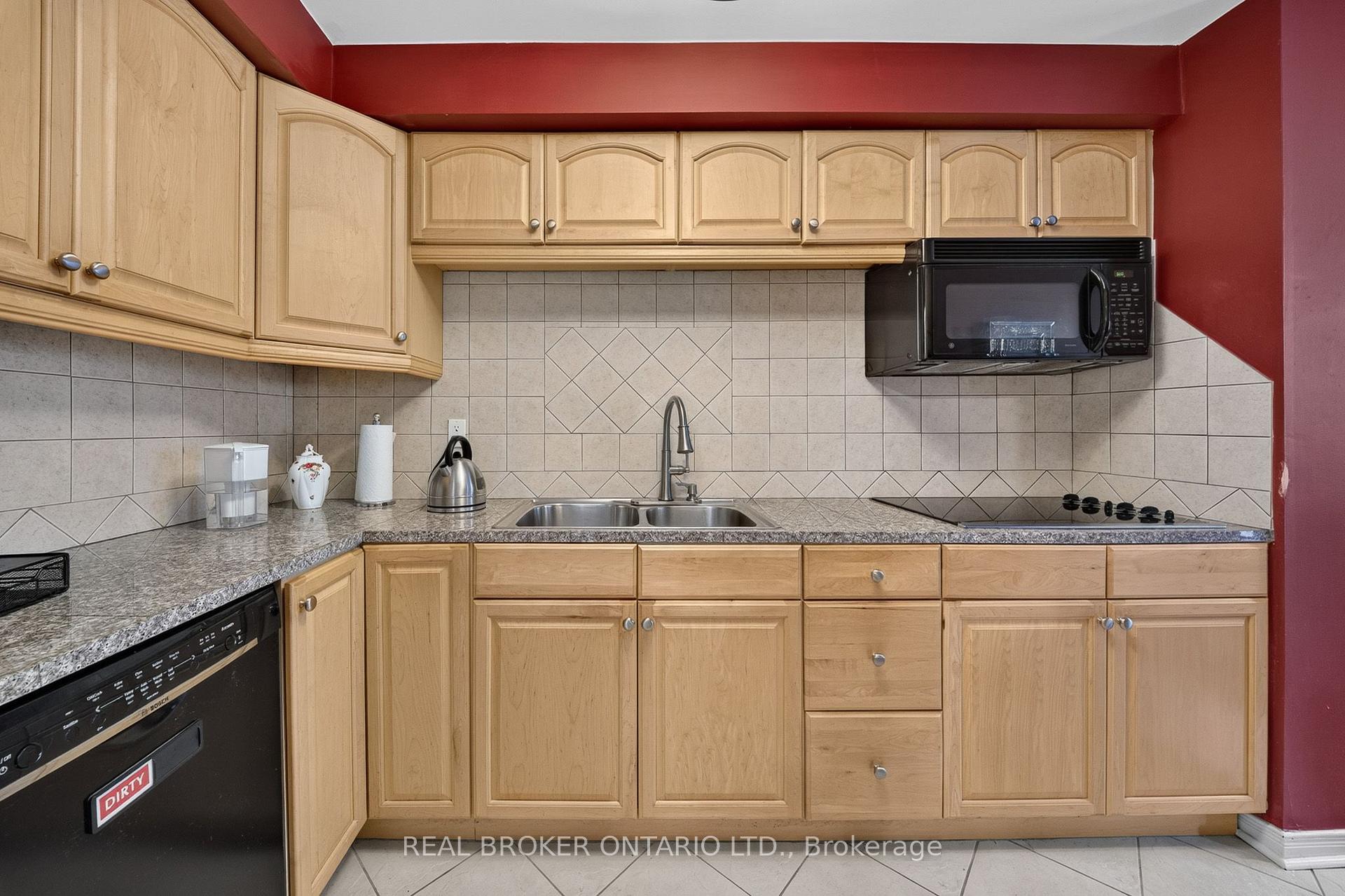 Photo 15 of 76 Golden Orchard Drive, Hamilton, Gilkson — HOMEH