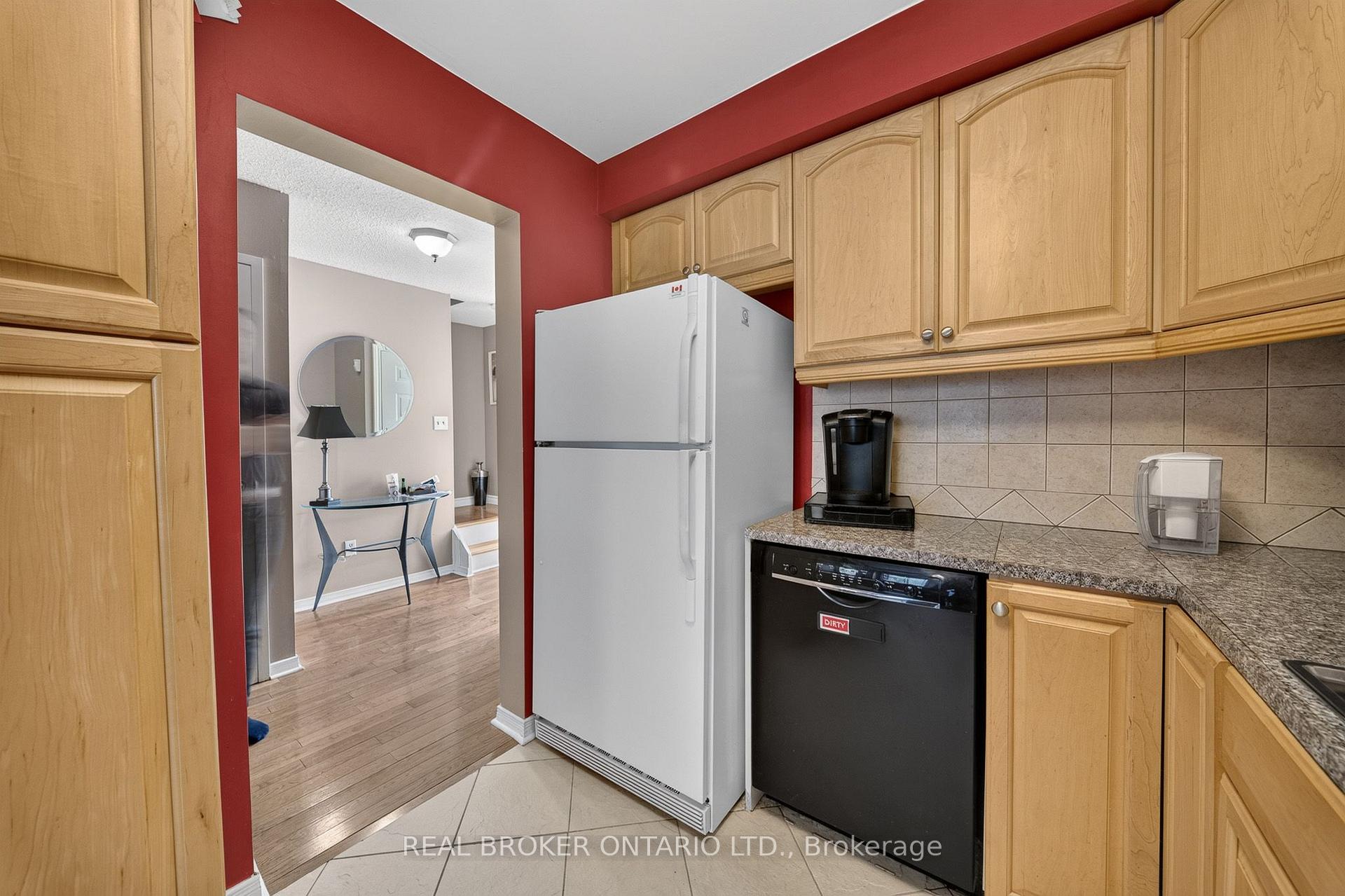 Photo 16 of 76 Golden Orchard Drive, Hamilton, Gilkson — HOMEH