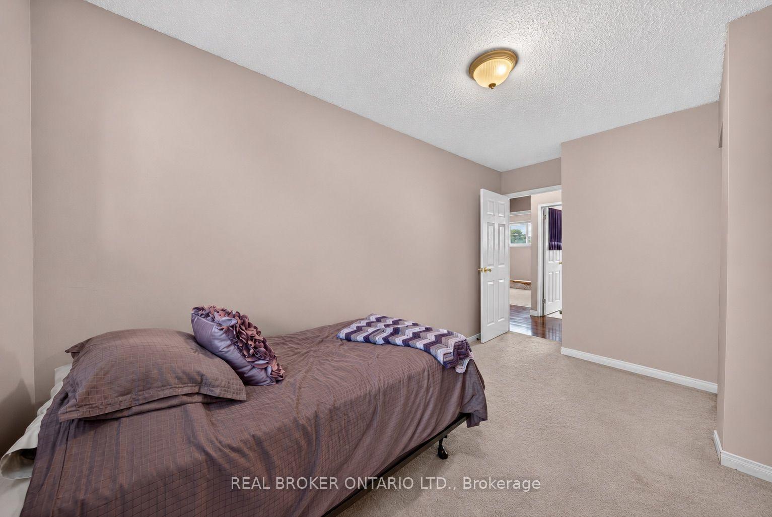 Photo 21 of 76 Golden Orchard Drive, Hamilton, Gilkson — HOMEH