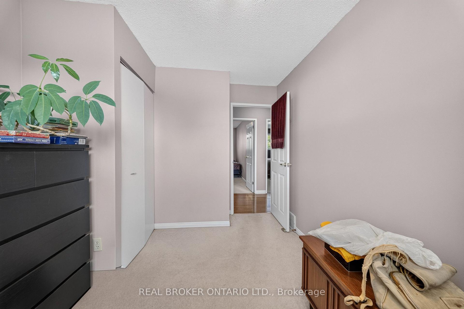 Photo 24 of 76 Golden Orchard Drive, Hamilton, Gilkson — HOMEH