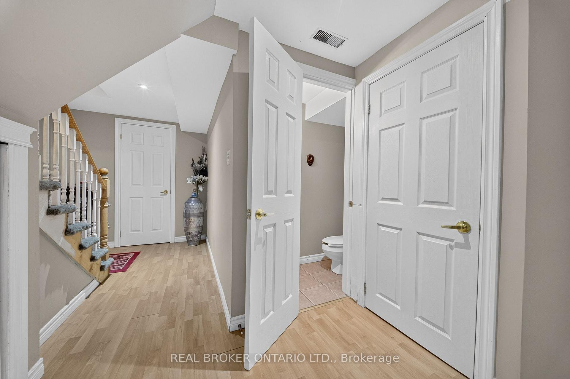 Photo 34 of 76 Golden Orchard Drive, Hamilton, Gilkson — HOMEH