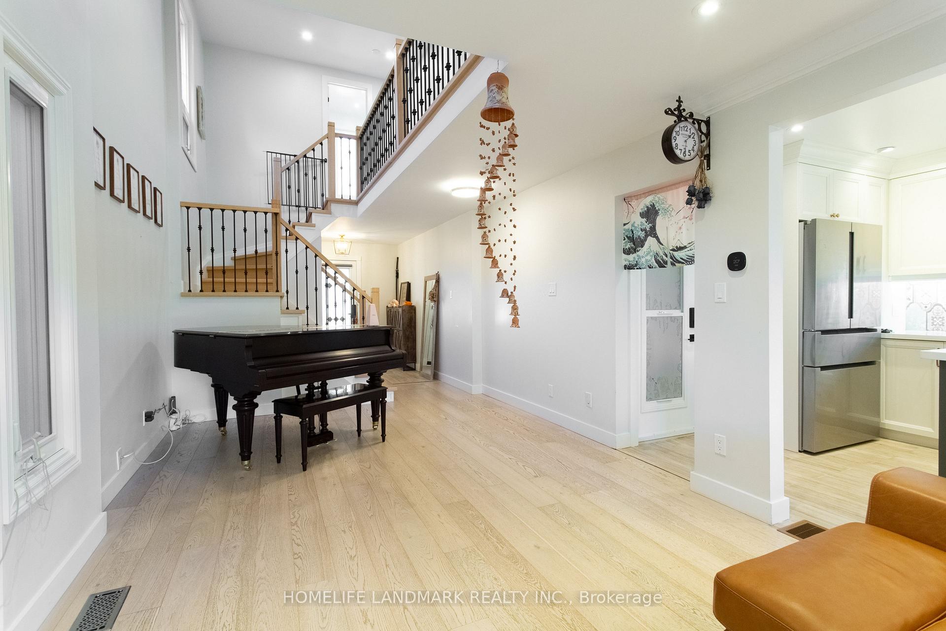 Photo 7 of 15 Foxglove Court, Markham, Unionville — HOMEH